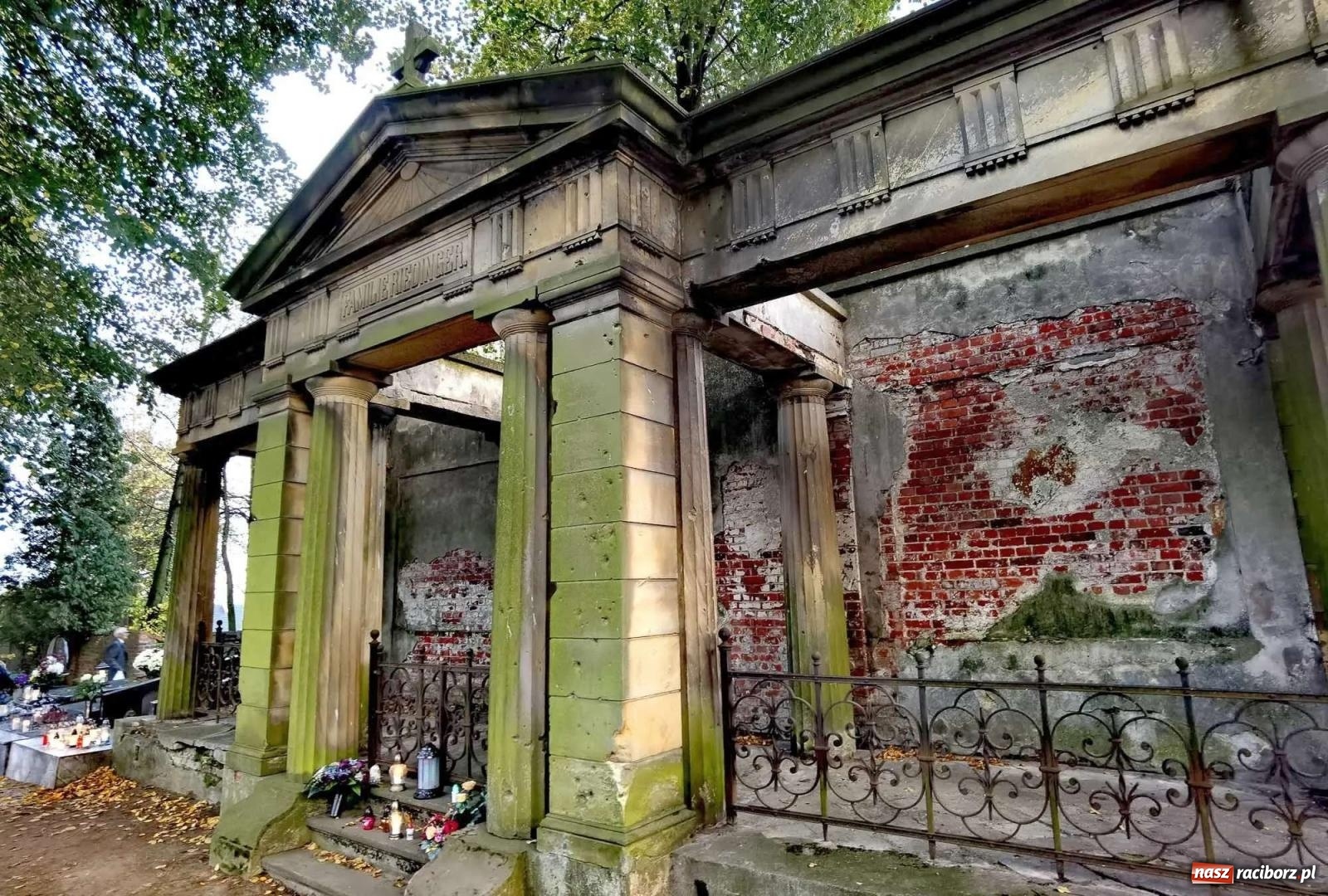 Zdjęcie w galerii na portalu naszraciborz.pl: Raciborskie Jeruzalem AD 2022. Modlitwa i kwesta na ratowanie zabytków [FOTO i WIDEO] wiadomości z regionu