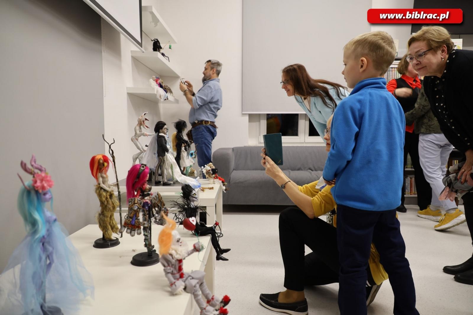 Zdjęcie w galerii na portalu naszraciborz.pl: Dlaczego robisz takie straszma? Biblioteczne Halloween w kulturalnym stylu wiadomości z regionu