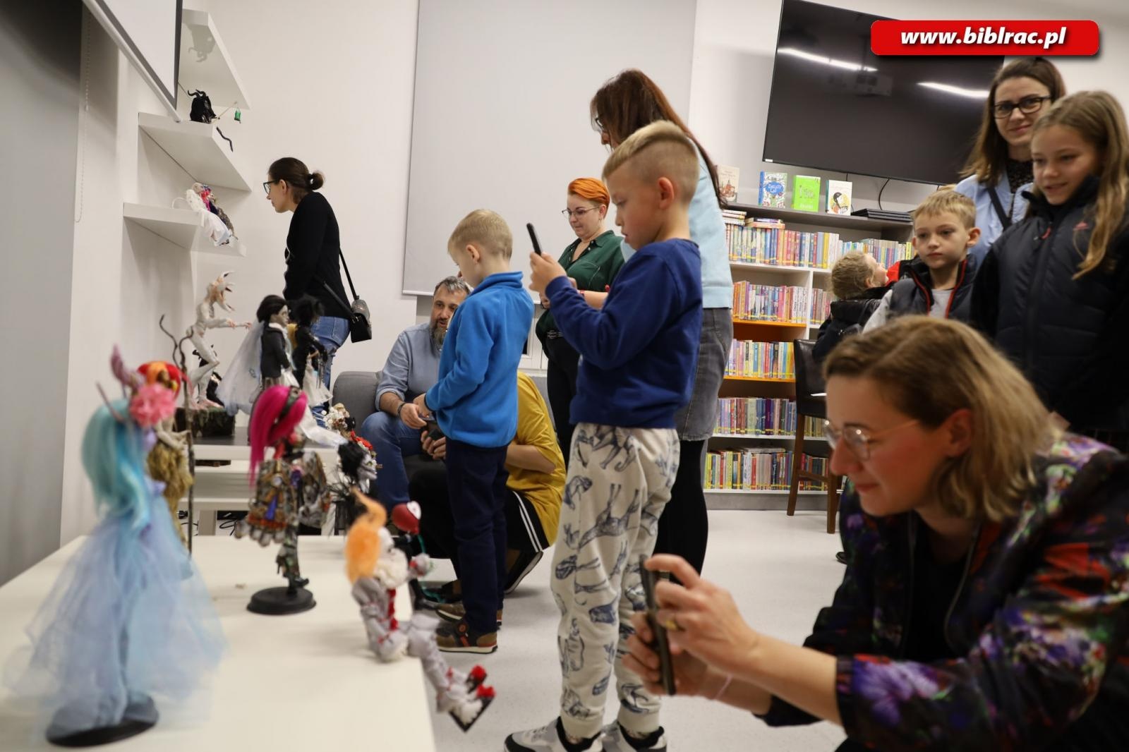 Zdjęcie w galerii na portalu naszraciborz.pl: Dlaczego robisz takie straszma? Biblioteczne Halloween w kulturalnym stylu wiadomości z regionu