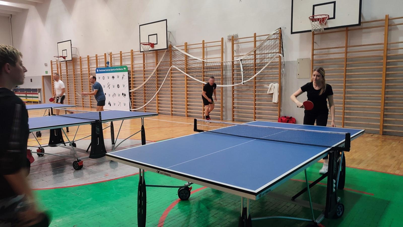 Zdjęcie w galerii na portalu naszraciborz.pl: W raciborskim PCS Wystartowała Amatorska Liga Tenisa Stołowego wiadomości z regionu