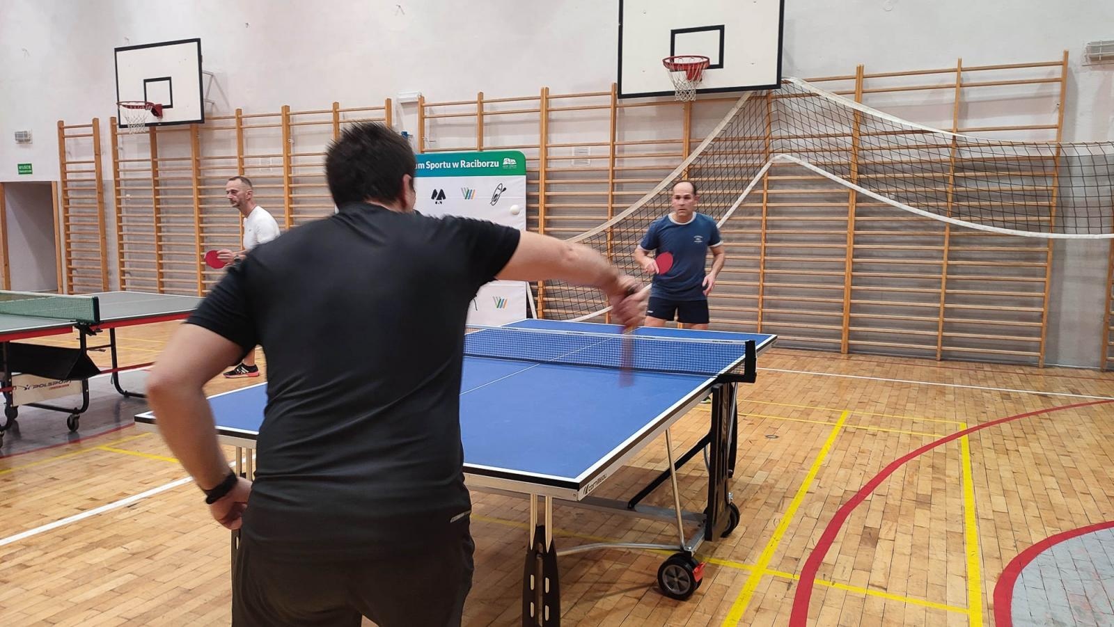 Zdjęcie w galerii na portalu naszraciborz.pl: W raciborskim PCS Wystartowała Amatorska Liga Tenisa Stołowego wiadomości z regionu
