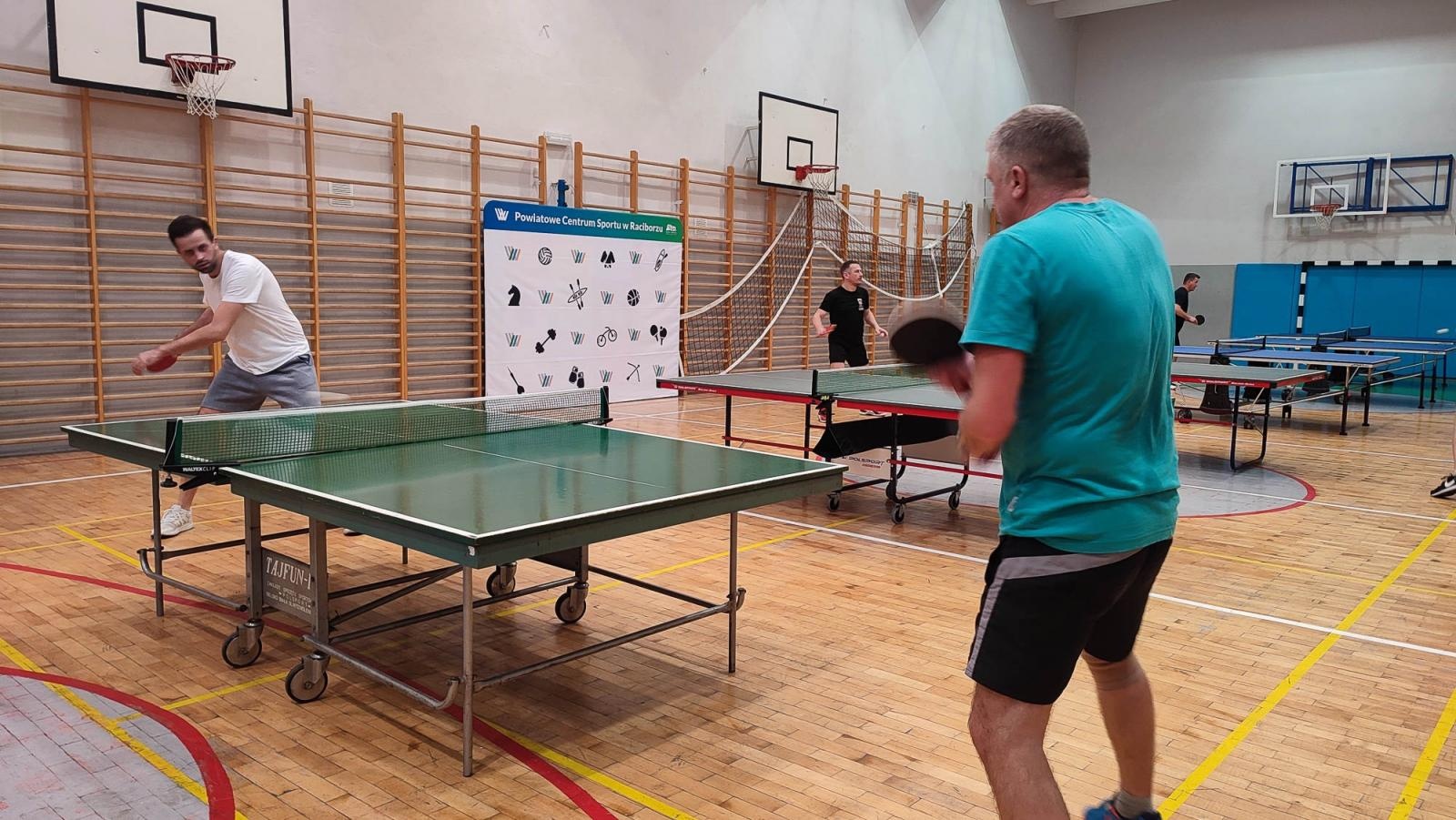 Zdjęcie w galerii na portalu naszraciborz.pl: W raciborskim PCS Wystartowała Amatorska Liga Tenisa Stołowego wiadomości z regionu