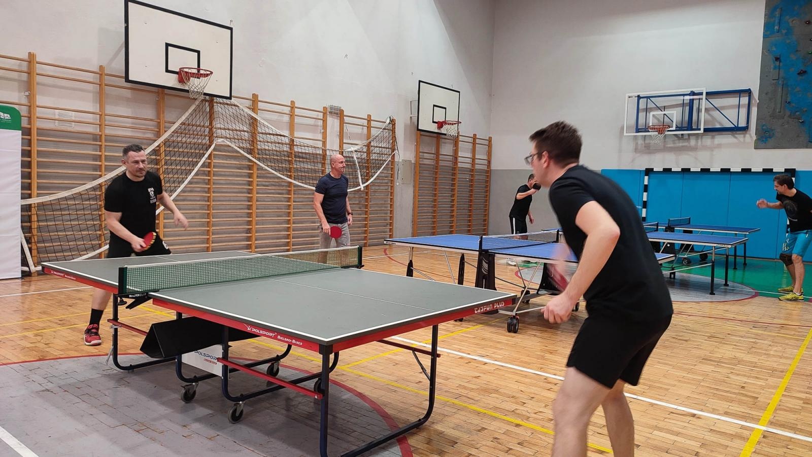 Zdjęcie w galerii na portalu naszraciborz.pl: W raciborskim PCS Wystartowała Amatorska Liga Tenisa Stołowego wiadomości z regionu