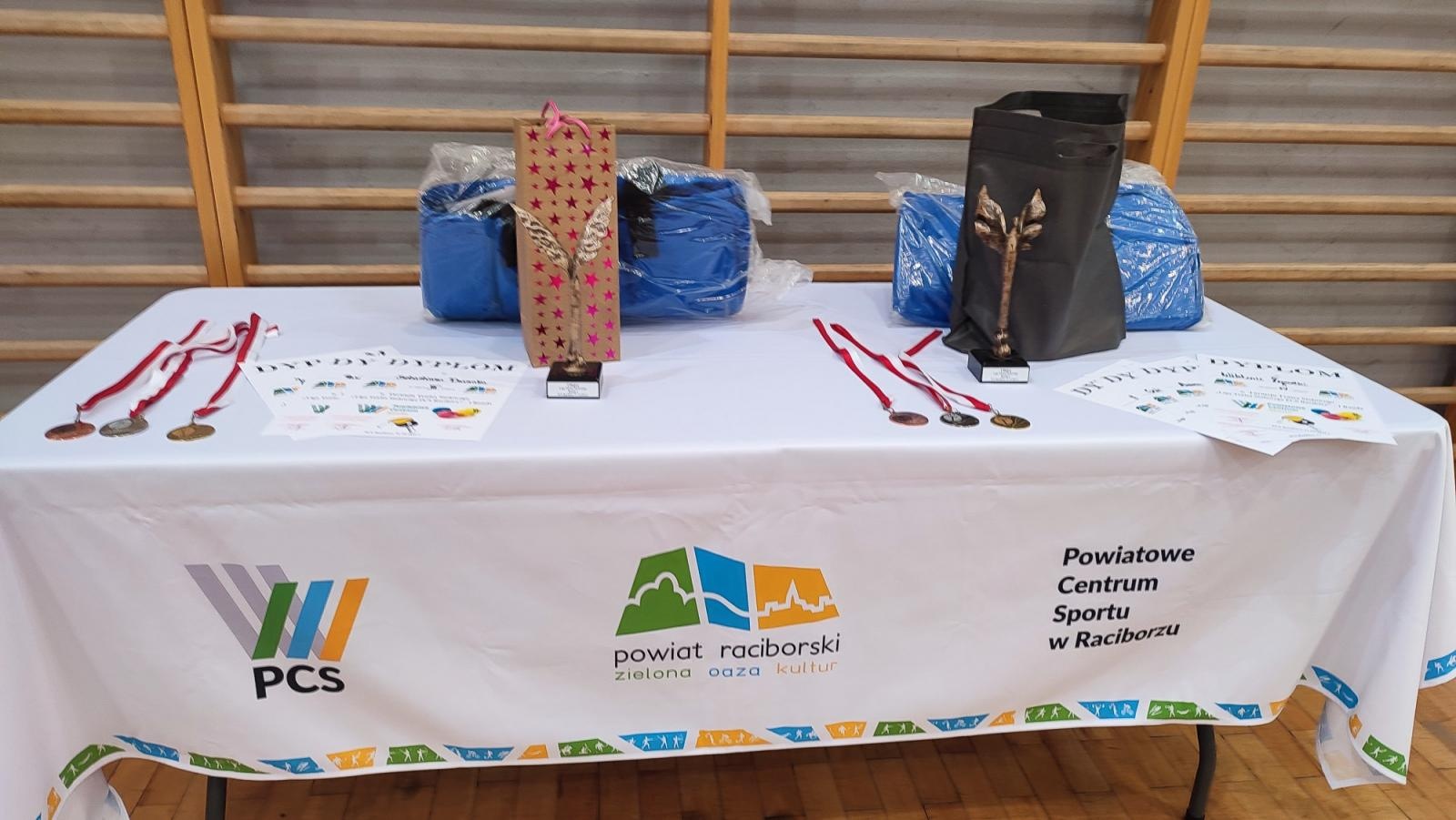 Zdjęcie w galerii na portalu naszraciborz.pl: W raciborskim PCS Wystartowała Amatorska Liga Tenisa Stołowego wiadomości z regionu