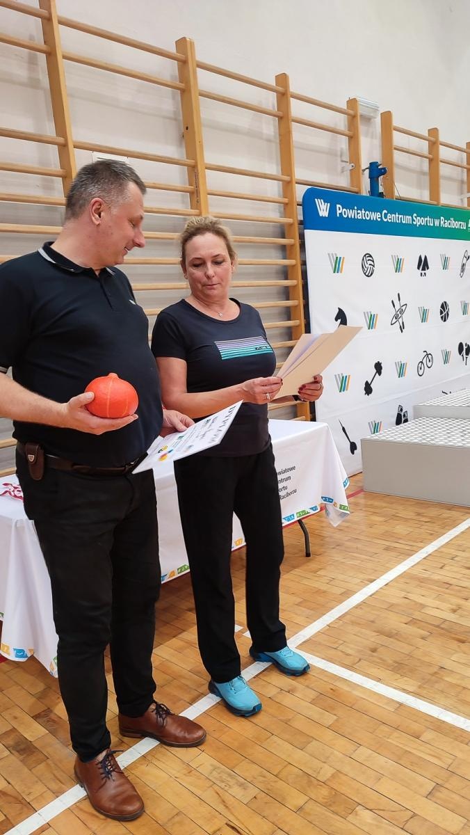 Zdjęcie w galerii na portalu naszraciborz.pl: W raciborskim PCS Wystartowała Amatorska Liga Tenisa Stołowego wiadomości z regionu