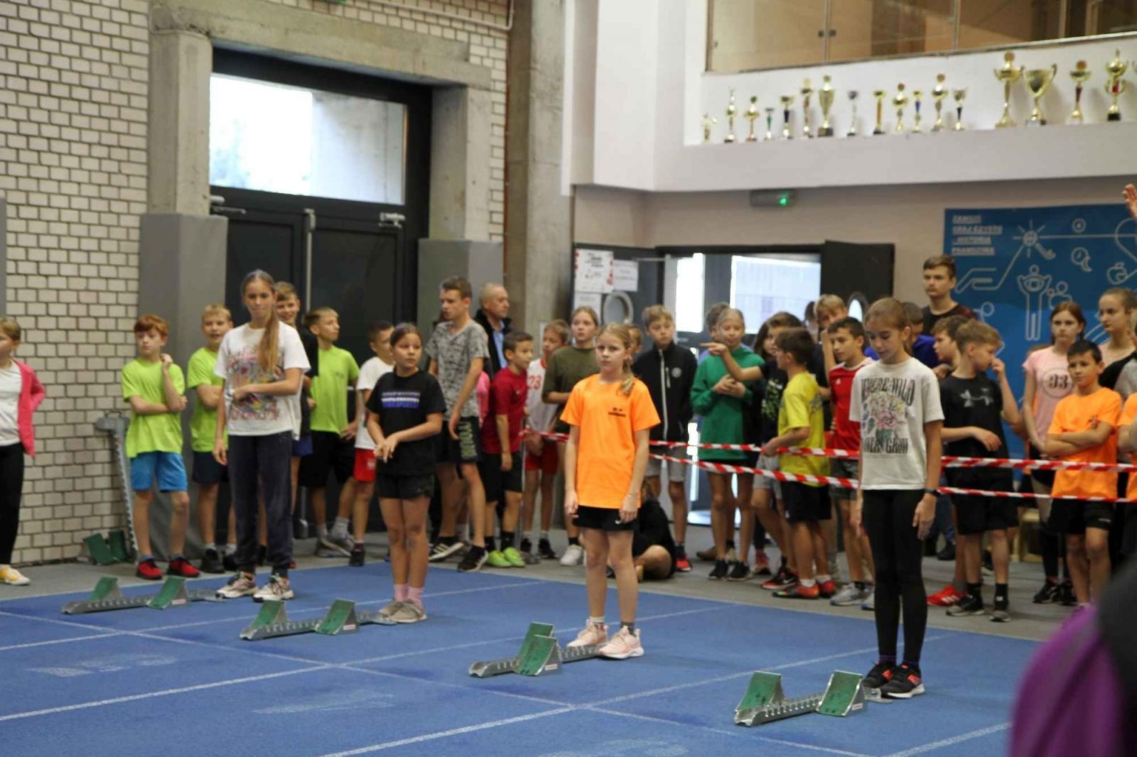 Zdjęcie w galerii na portalu naszraciborz.pl: Halowe Mistrzostwa Raciborza w LA. Triumf SP 15 wiadomości z regionu