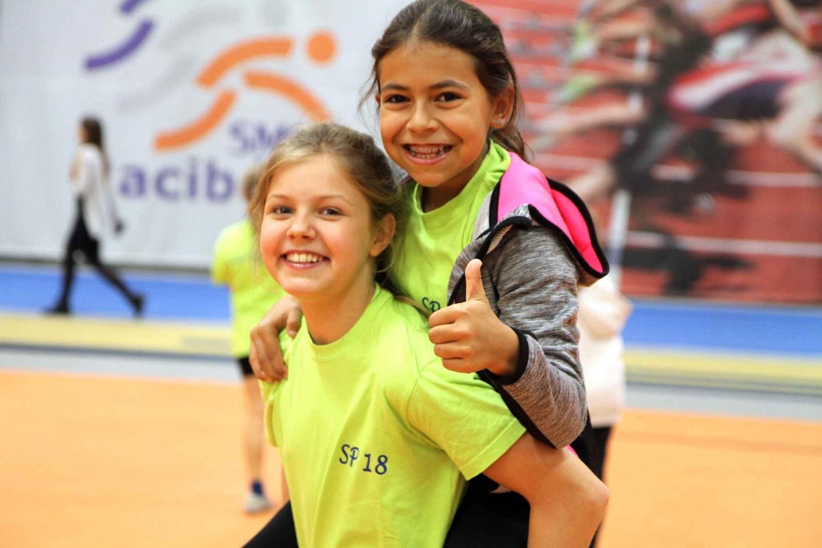 Zdjęcie w galerii na portalu naszraciborz.pl: Halowe Mistrzostwa Raciborza w LA. Triumf SP 15 wiadomości z regionu