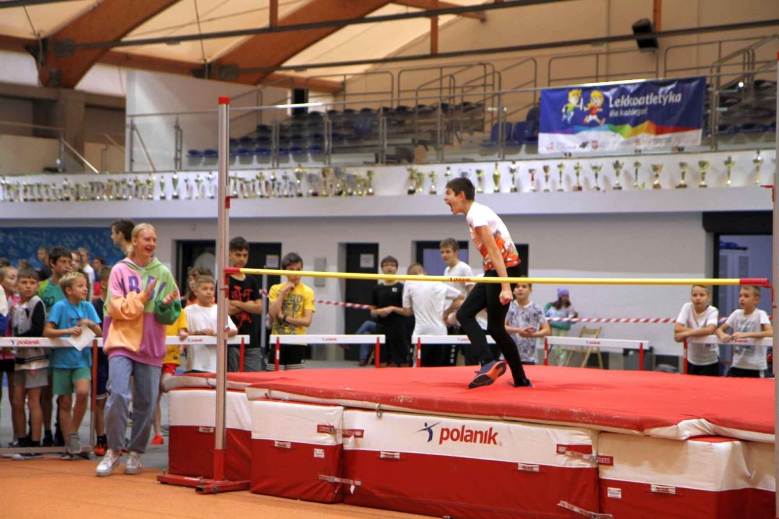 Zdjęcie w galerii na portalu naszraciborz.pl: Halowe Mistrzostwa Raciborza w LA. Triumf SP 15 wiadomości z regionu