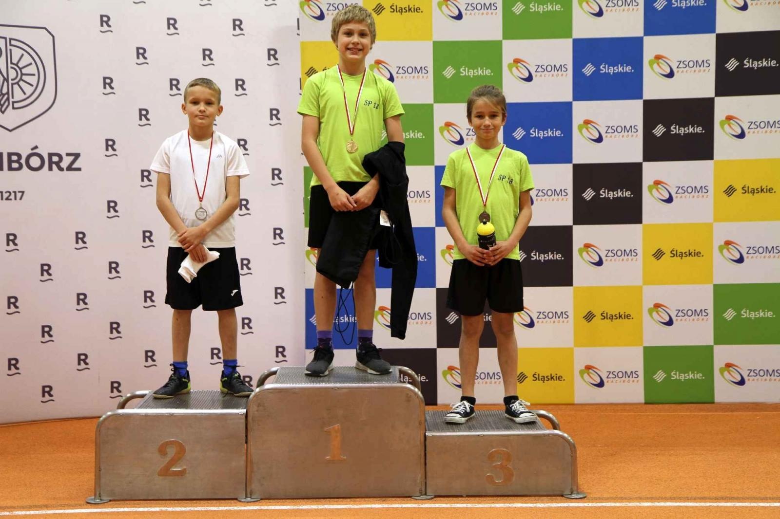 Zdjęcie w galerii na portalu naszraciborz.pl: Halowe Mistrzostwa Raciborza w LA. Triumf SP 15 wiadomości z regionu