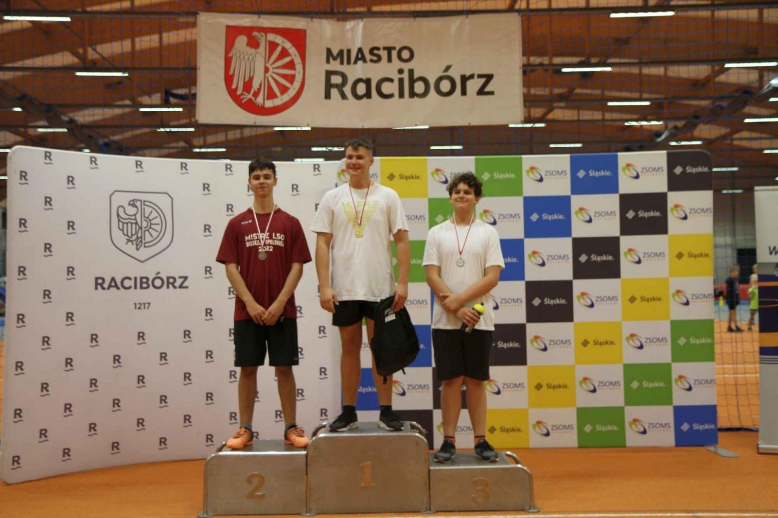 Zdjęcie w galerii na portalu naszraciborz.pl: Halowe Mistrzostwa Raciborza w LA. Triumf SP 15 wiadomości z regionu