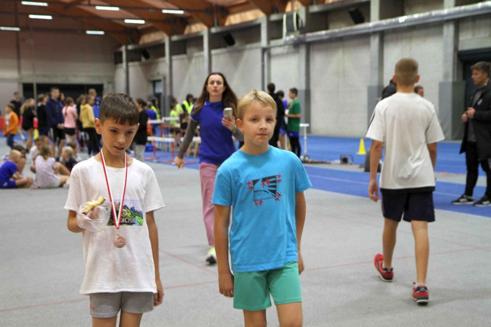 Zdjęcie w galerii na portalu naszraciborz.pl: Halowe Mistrzostwa Raciborza w LA. Triumf SP 15 wiadomości z regionu