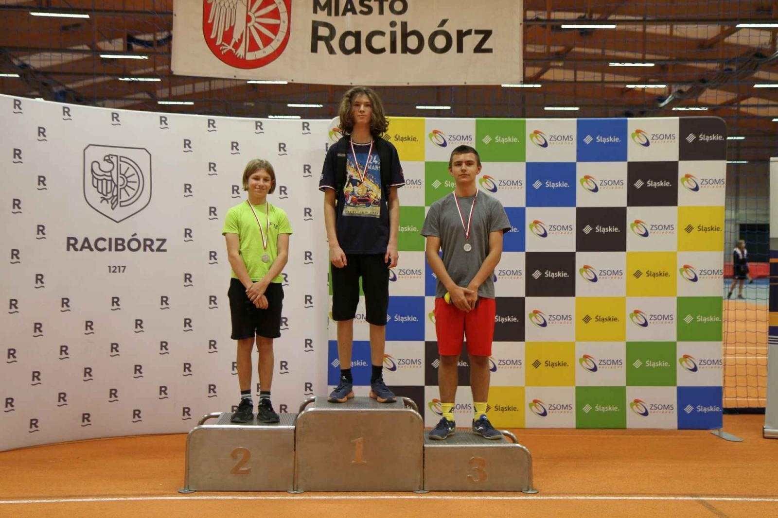 Zdjęcie w galerii na portalu naszraciborz.pl: Halowe Mistrzostwa Raciborza w LA. Triumf SP 15 wiadomości z regionu