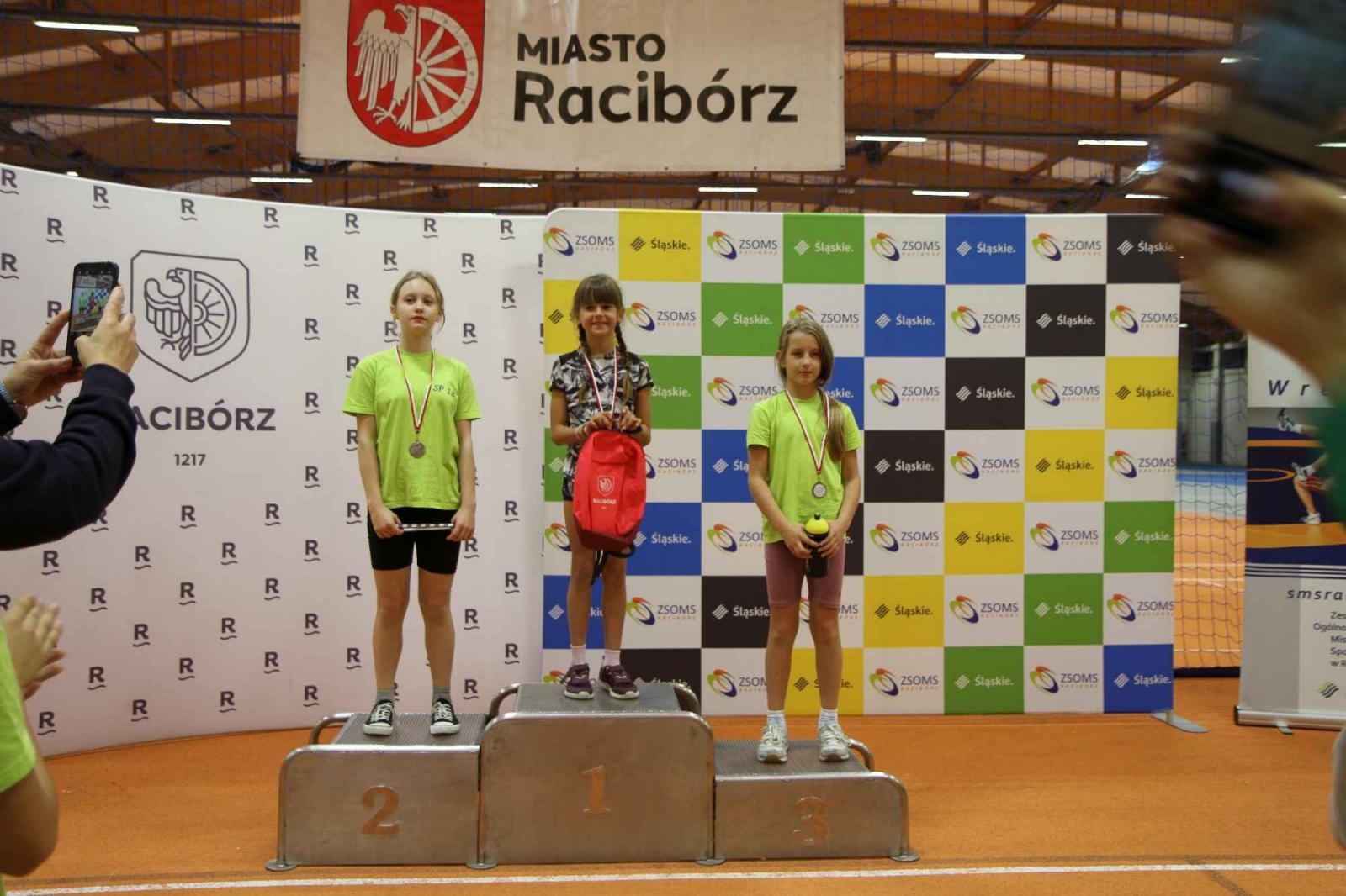 Zdjęcie w galerii na portalu naszraciborz.pl: Halowe Mistrzostwa Raciborza w LA. Triumf SP 15 wiadomości z regionu