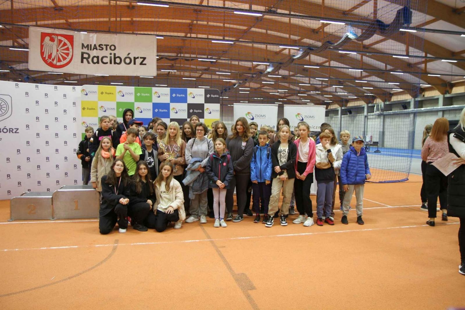 Zdjęcie w galerii na portalu naszraciborz.pl: Halowe Mistrzostwa Raciborza w LA. Triumf SP 15 wiadomości z regionu