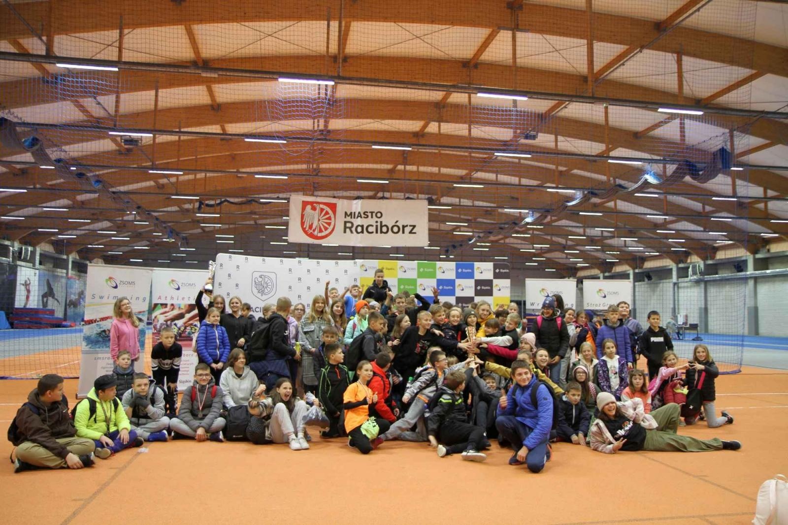 Zdjęcie w galerii na portalu naszraciborz.pl: Halowe Mistrzostwa Raciborza w LA. Triumf SP 15 wiadomości z regionu