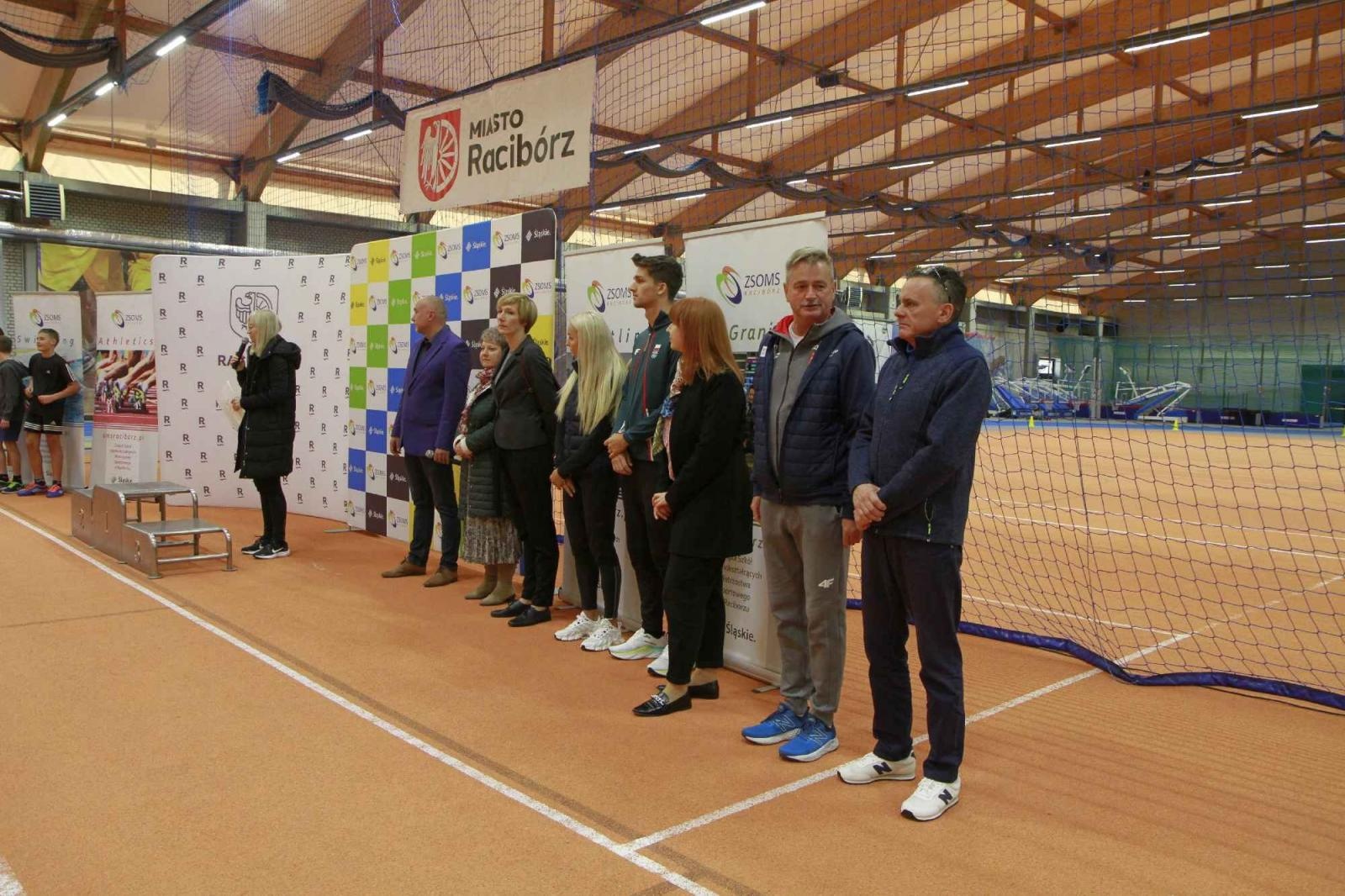 Zdjęcie w galerii na portalu naszraciborz.pl: Halowe Mistrzostwa Raciborza w LA. Triumf SP 15 wiadomości z regionu