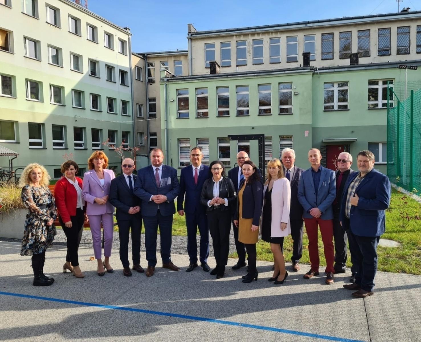 Zdjęcie w galerii na portalu naszraciborz.pl: Samorządowcy z powiatu raciborskiego z wizytą w Kędzierzynie-Koźlu wiadomości z regionu