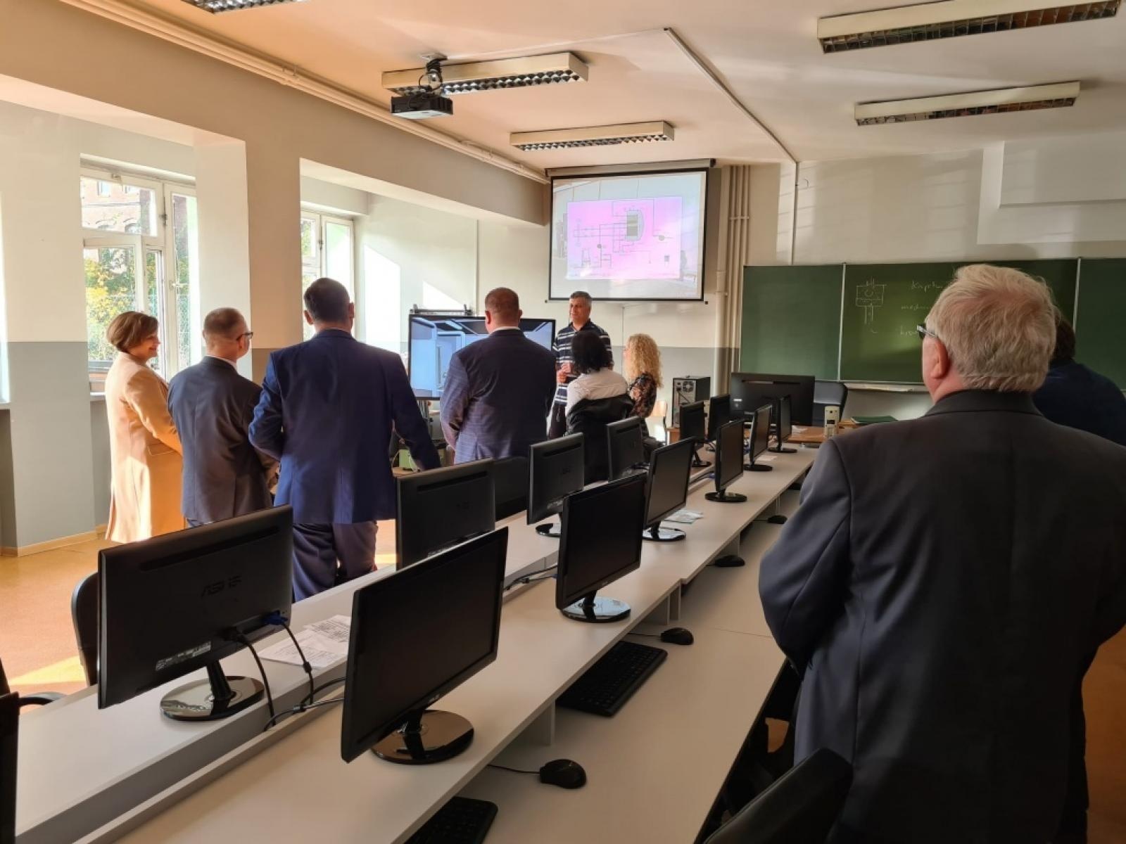 Zdjęcie w galerii na portalu naszraciborz.pl: Samorządowcy z powiatu raciborskiego z wizytą w Kędzierzynie-Koźlu wiadomości z regionu