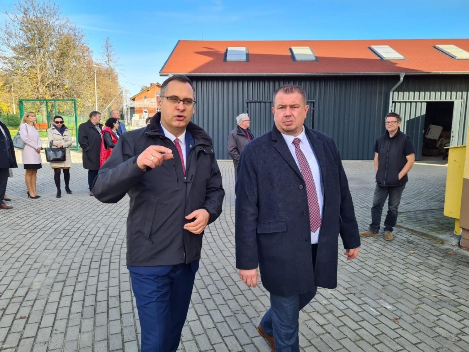 Zdjęcie w galerii na portalu naszraciborz.pl: Samorządowcy z powiatu raciborskiego z wizytą w Kędzierzynie-Koźlu wiadomości z regionu