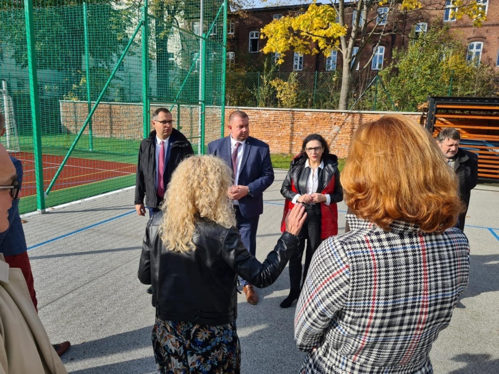 Zdjęcie w galerii na portalu naszraciborz.pl: Samorządowcy z powiatu raciborskiego z wizytą w Kędzierzynie-Koźlu wiadomości z regionu