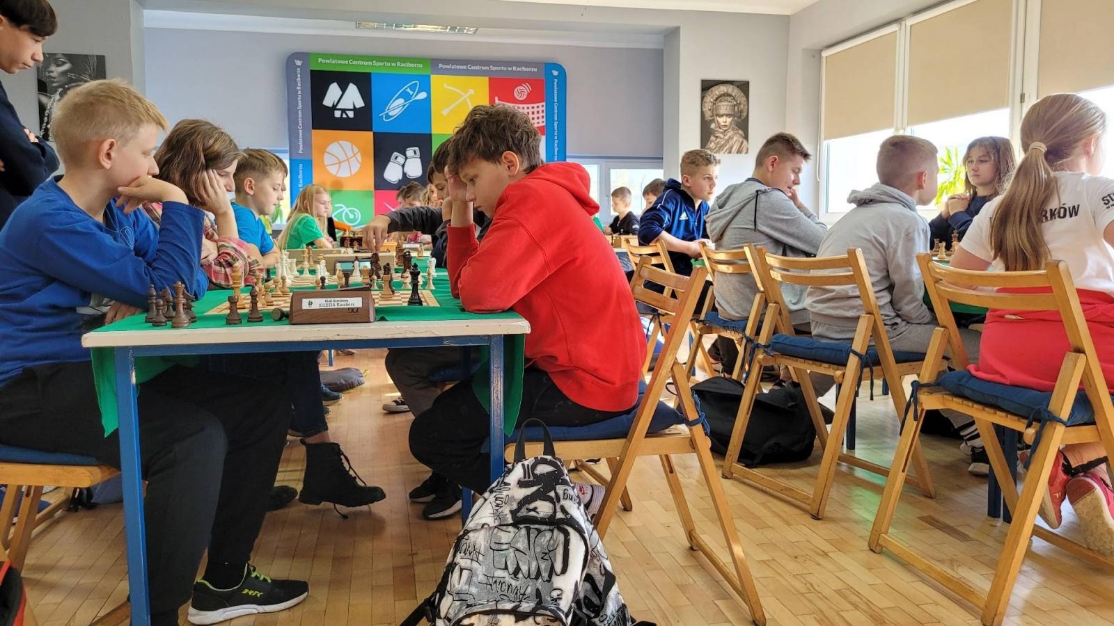 Zdjęcie w galerii na portalu naszraciborz.pl: Szkoła w Tworkowie ma najlepszych szachistów w rejonie wiadomości z regionu