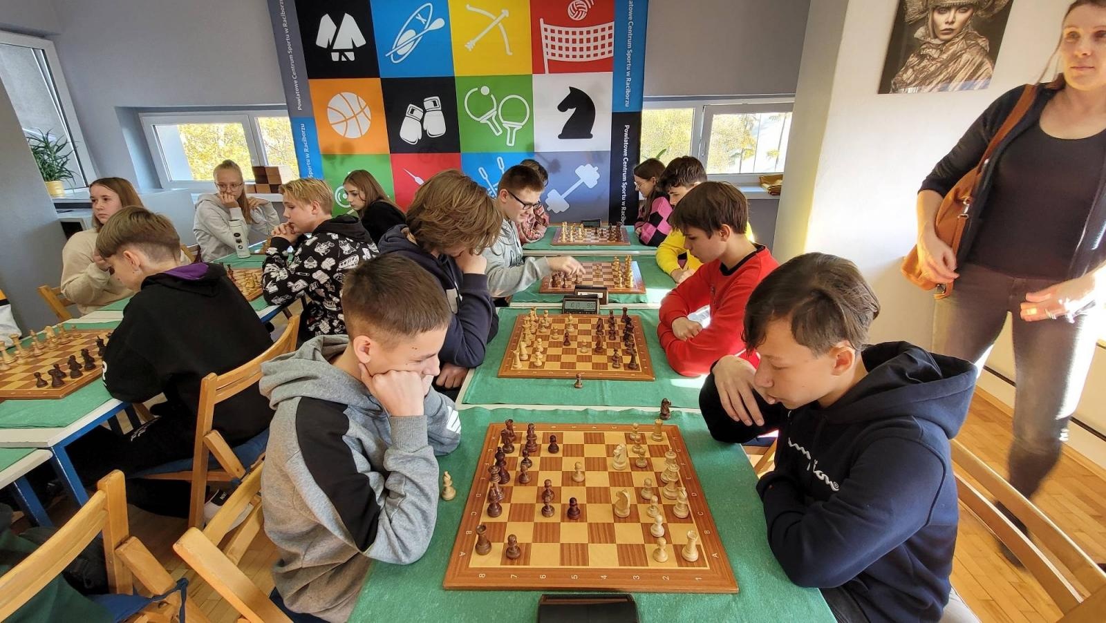 Zdjęcie w galerii na portalu naszraciborz.pl: Szkoła w Tworkowie ma najlepszych szachistów w rejonie wiadomości z regionu