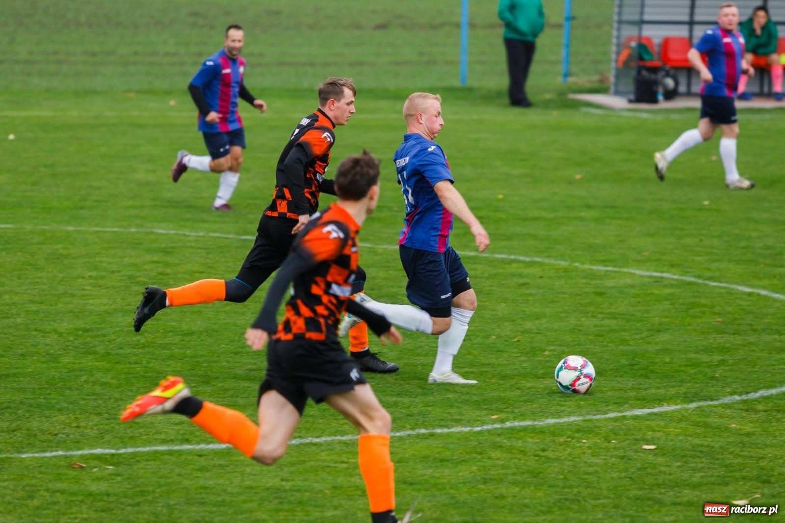 Zdjęcie w galerii na portalu naszraciborz.pl: Bez niespodzianki w Pietraszynie. Kobyla na kolanach [FOTO] wiadomości z regionu