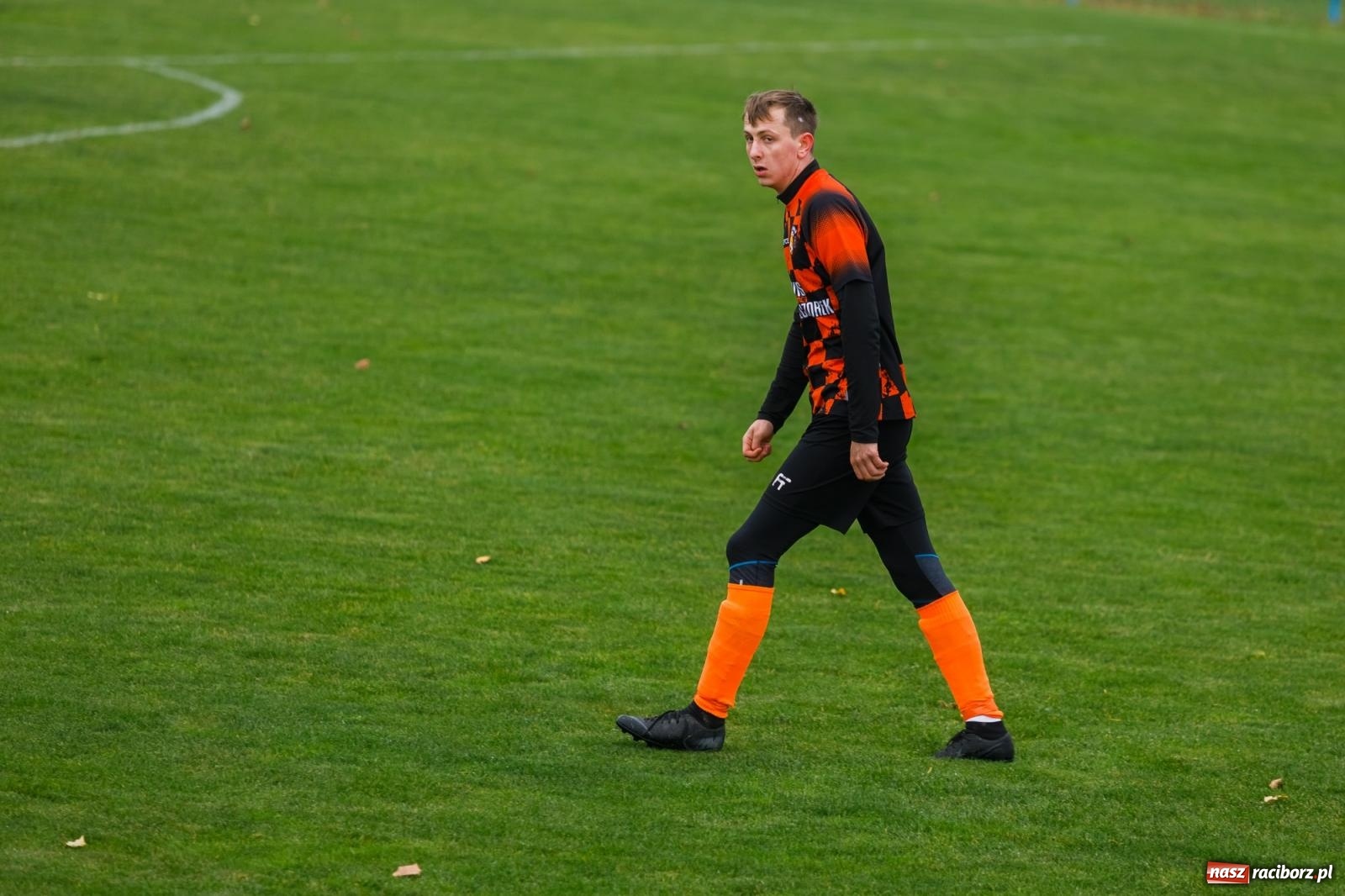 Zdjęcie w galerii na portalu naszraciborz.pl: Bez niespodzianki w Pietraszynie. Kobyla na kolanach [FOTO] wiadomości z regionu