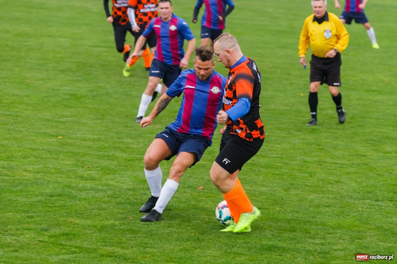 Zdjęcie w galerii na portalu naszraciborz.pl: Bez niespodzianki w Pietraszynie. Kobyla na kolanach [FOTO] wiadomości z regionu