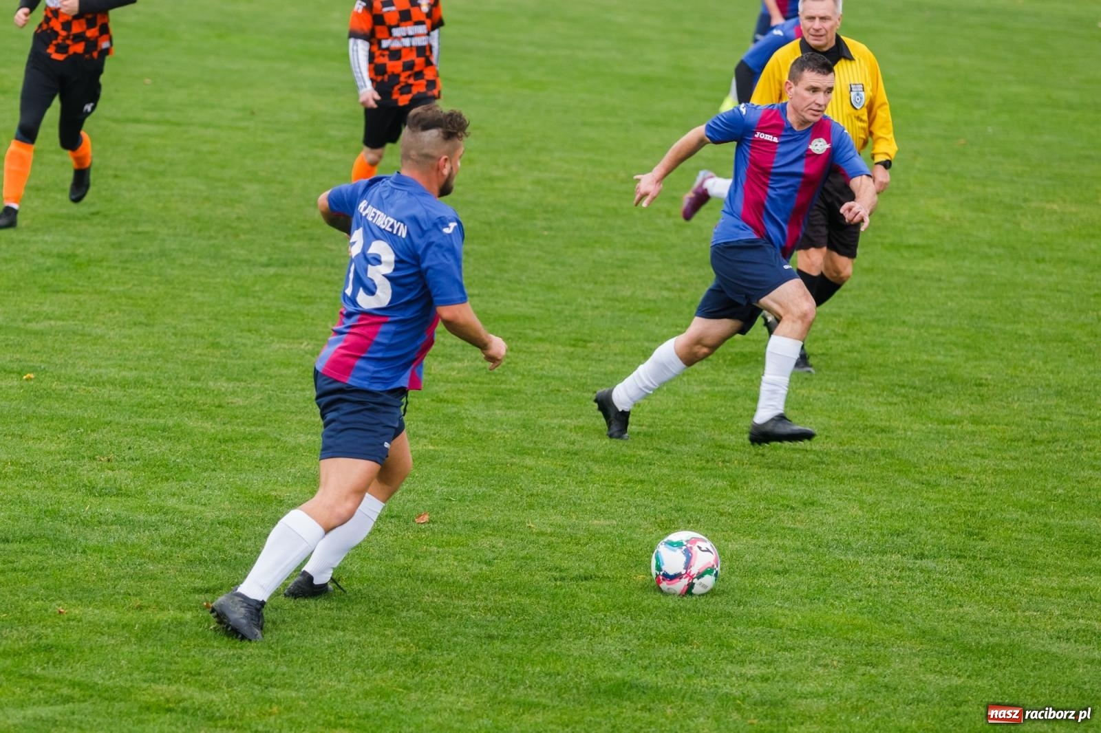 Zdjęcie w galerii na portalu naszraciborz.pl: Bez niespodzianki w Pietraszynie. Kobyla na kolanach [FOTO] wiadomości z regionu