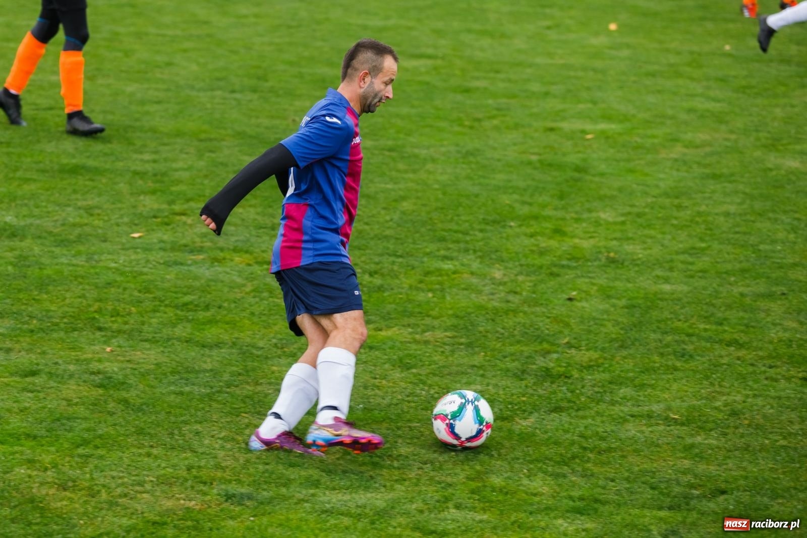 Zdjęcie w galerii na portalu naszraciborz.pl: Bez niespodzianki w Pietraszynie. Kobyla na kolanach [FOTO] wiadomości z regionu
