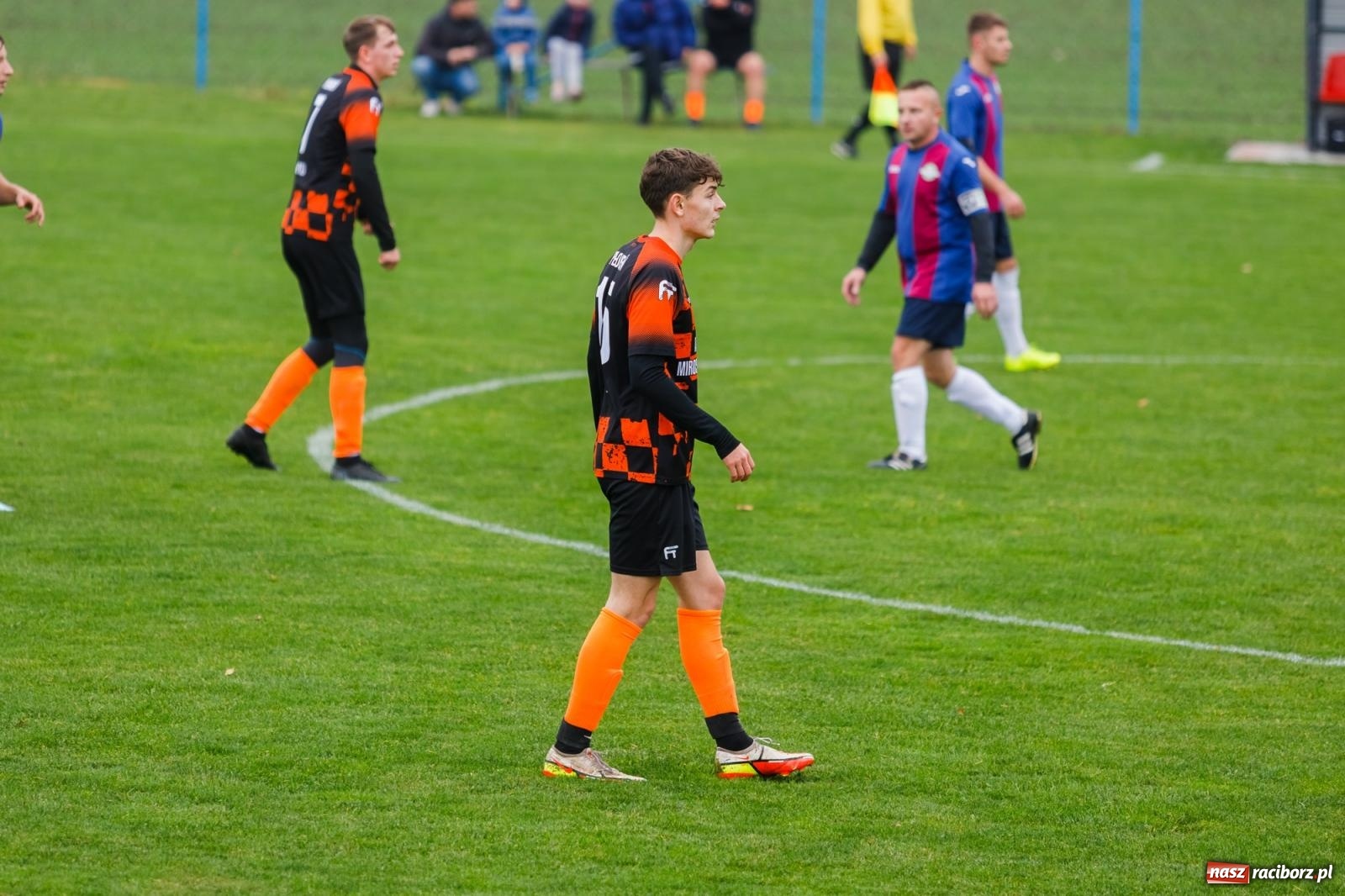 Zdjęcie w galerii na portalu naszraciborz.pl: Bez niespodzianki w Pietraszynie. Kobyla na kolanach [FOTO] wiadomości z regionu