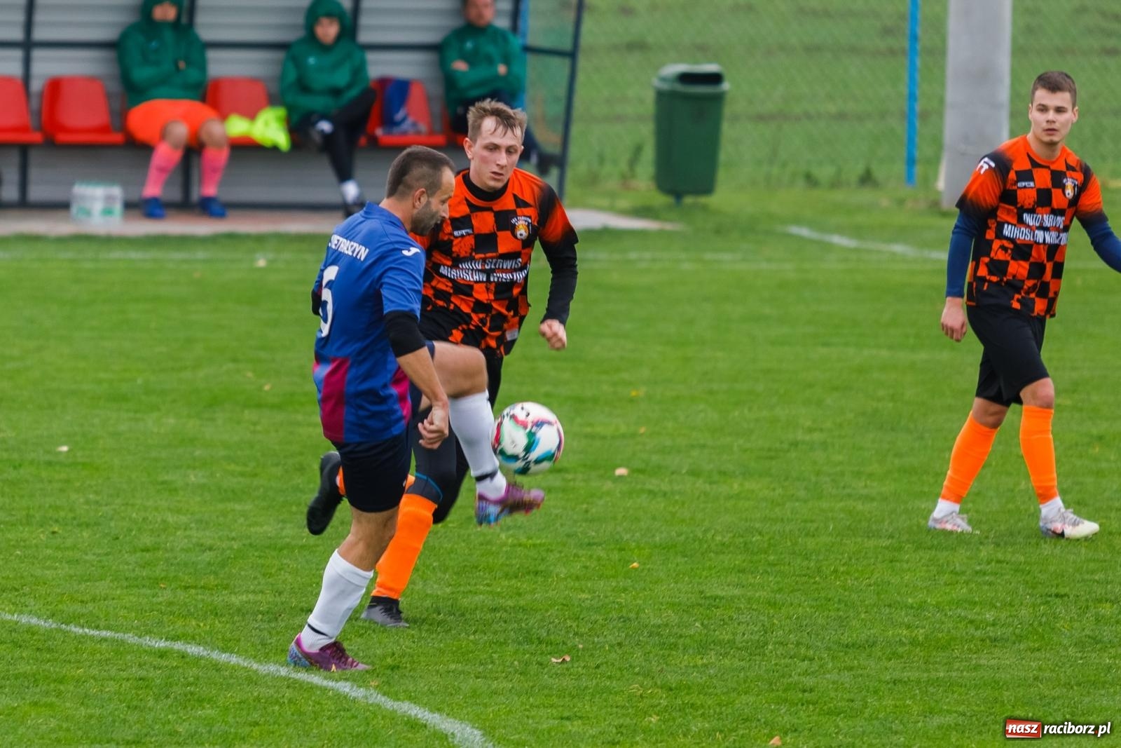 Zdjęcie w galerii na portalu naszraciborz.pl: Bez niespodzianki w Pietraszynie. Kobyla na kolanach [FOTO] wiadomości z regionu
