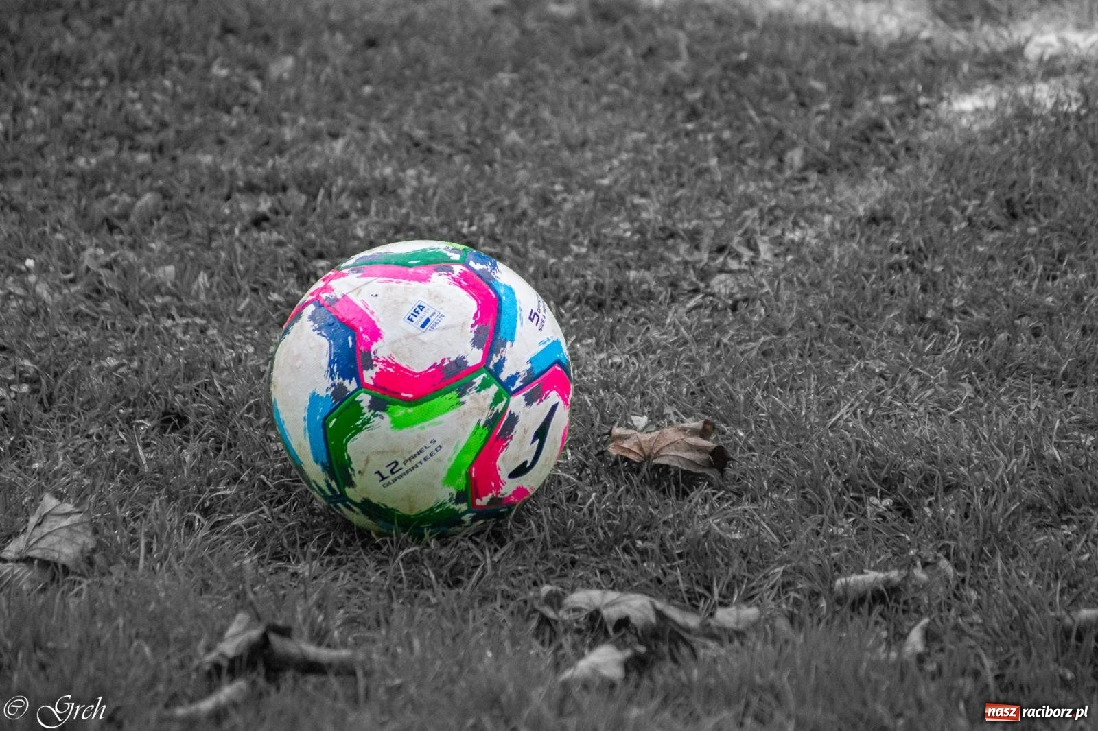 Zdjęcie w galerii na portalu naszraciborz.pl: B klasa. Strzelanina przy Tuwima [FOTO] wiadomości z regionu