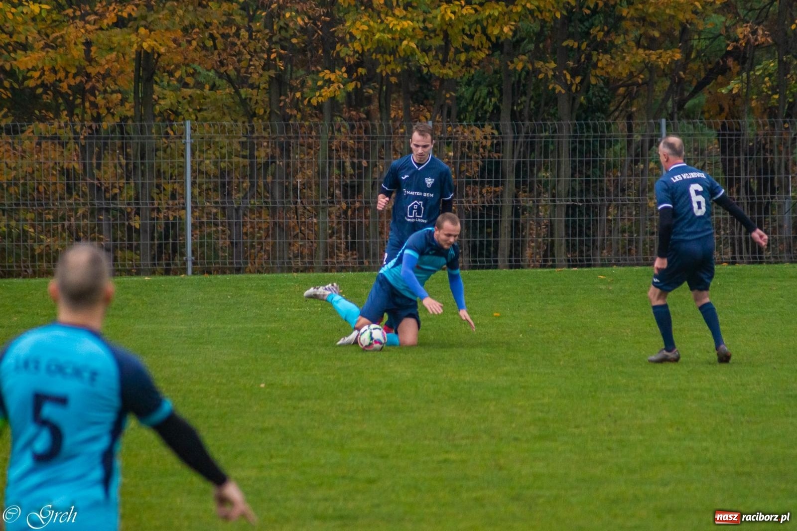 Zdjęcie w galerii na portalu naszraciborz.pl: B klasa. Strzelanina przy Tuwima [FOTO] wiadomości z regionu