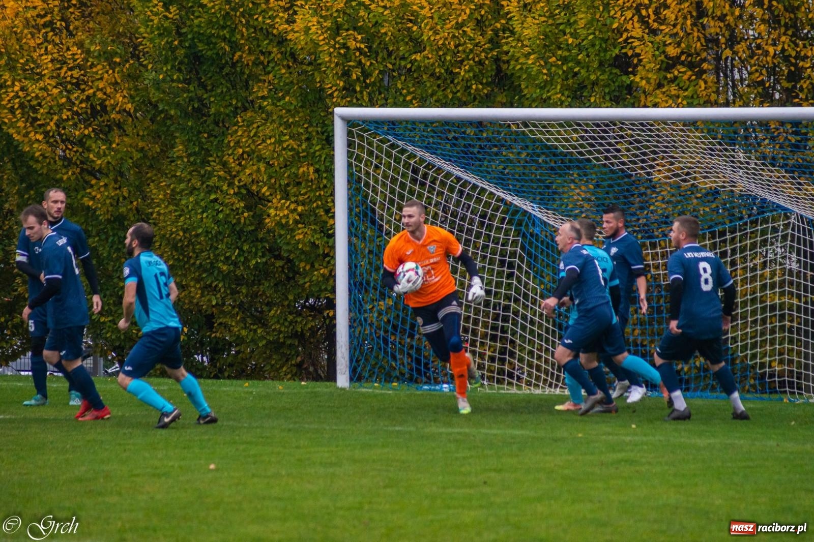 Zdjęcie w galerii na portalu naszraciborz.pl: B klasa. Strzelanina przy Tuwima [FOTO] wiadomości z regionu