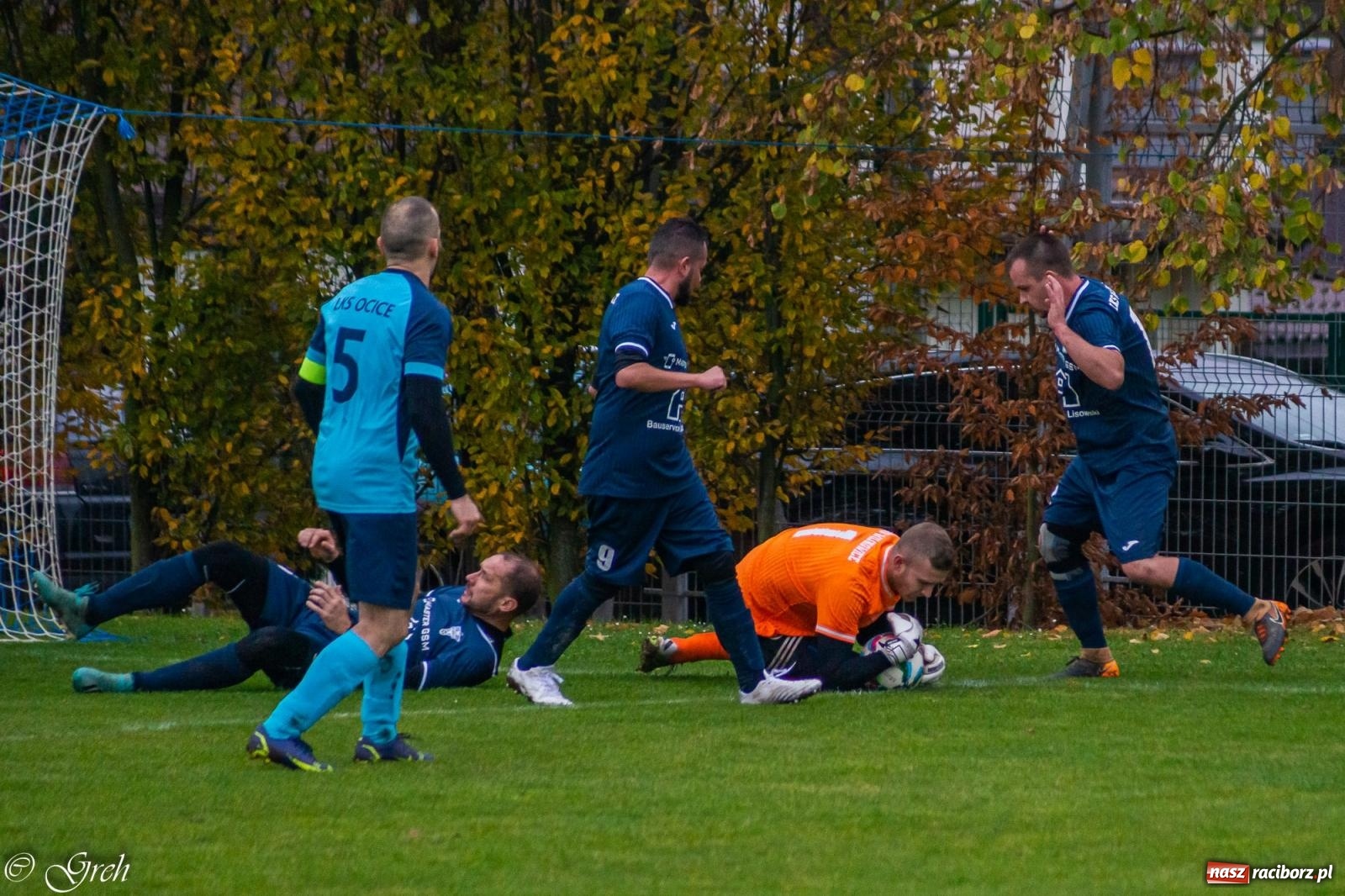 Zdjęcie w galerii na portalu naszraciborz.pl: B klasa. Strzelanina przy Tuwima [FOTO] wiadomości z regionu