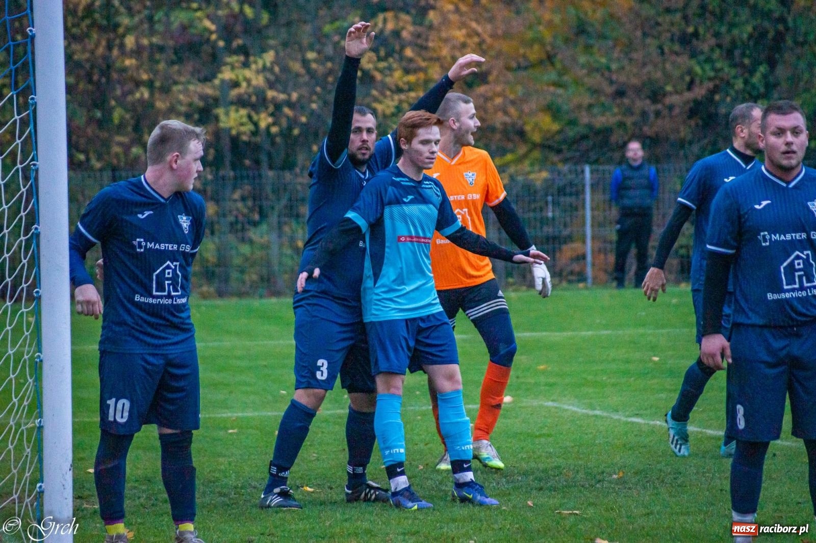 Zdjęcie w galerii na portalu naszraciborz.pl: B klasa. Strzelanina przy Tuwima [FOTO] wiadomości z regionu