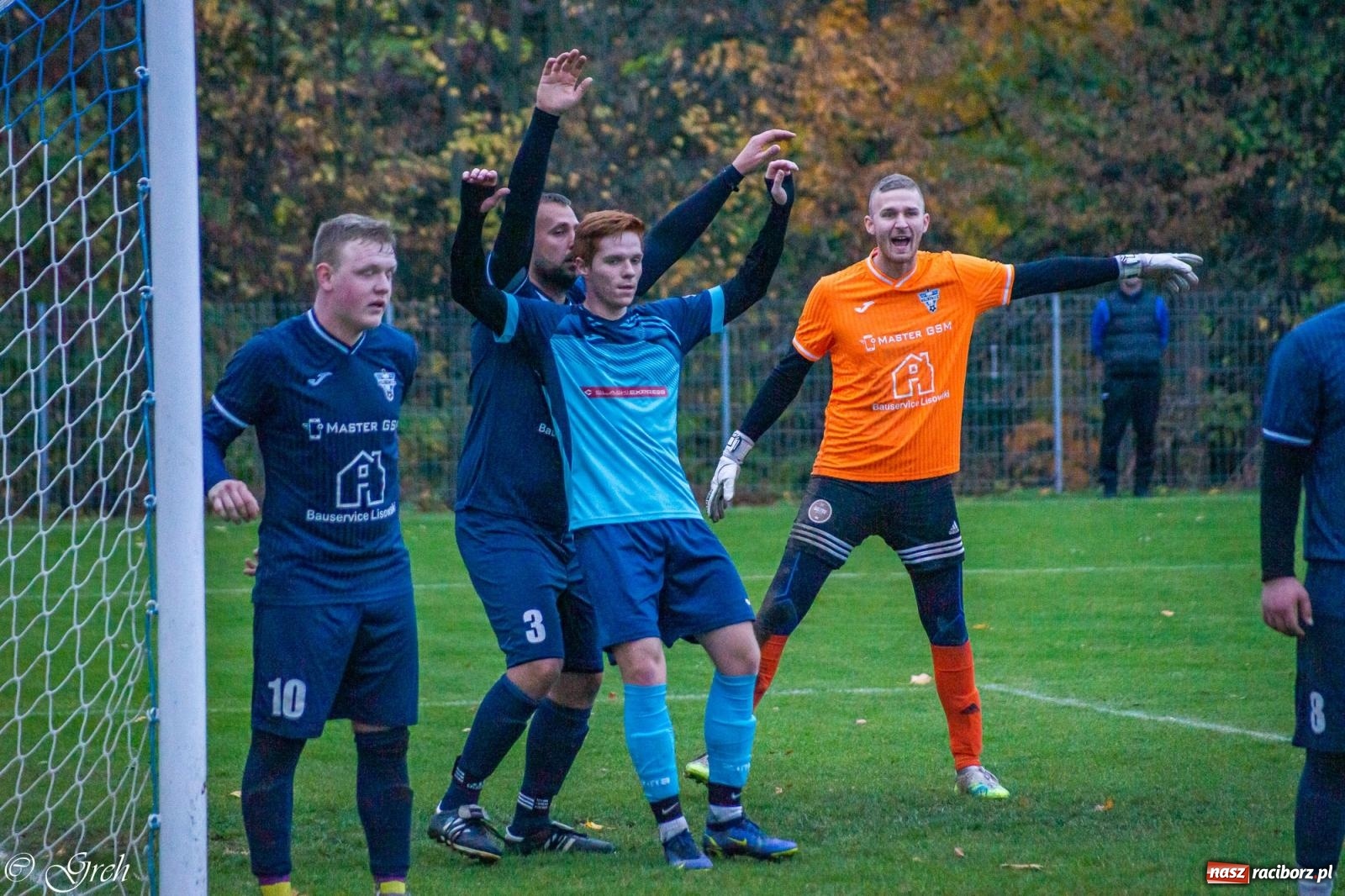 Zdjęcie w galerii na portalu naszraciborz.pl: B klasa. Strzelanina przy Tuwima [FOTO] wiadomości z regionu