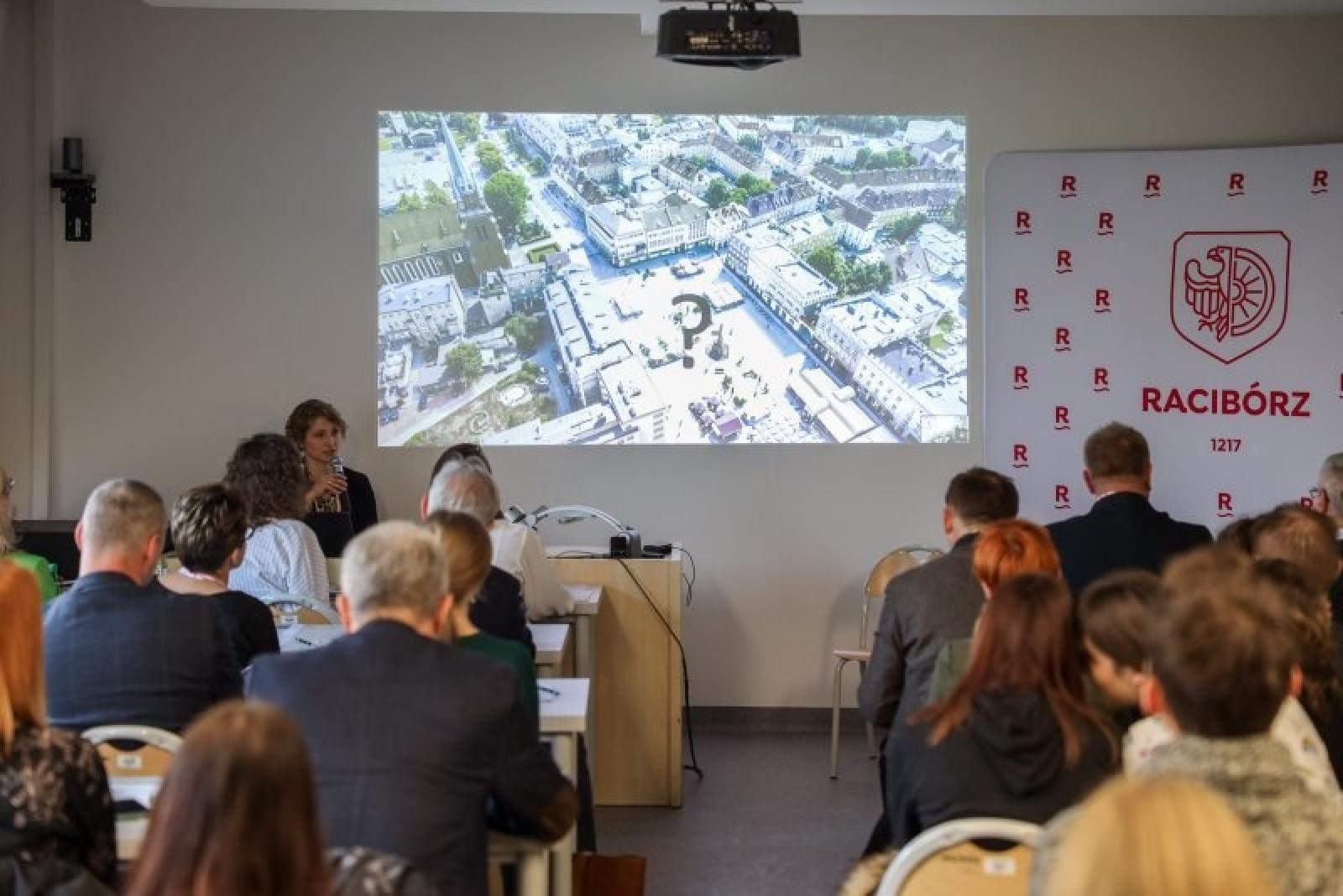 Zdjęcie w galerii na portalu naszraciborz.pl: O parkach kulturowych na raciborskiej uczelni [WIDEO] wiadomości z regionu