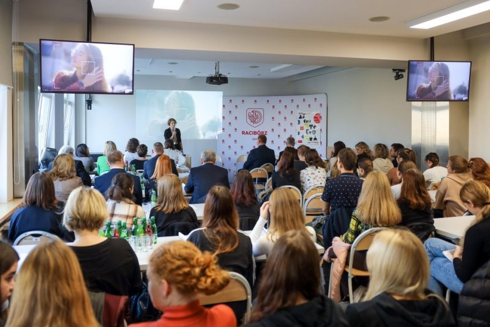 Zdjęcie w galerii na portalu naszraciborz.pl: O parkach kulturowych na raciborskiej uczelni [WIDEO] wiadomości z regionu