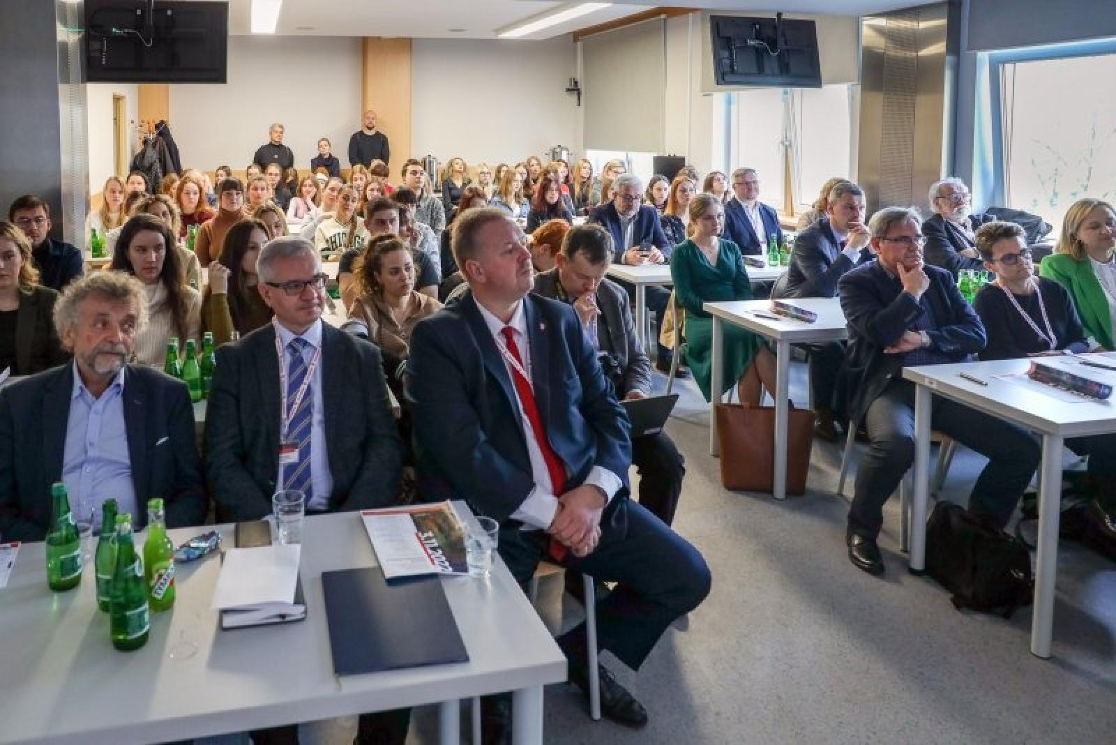 Zdjęcie w galerii na portalu naszraciborz.pl: O parkach kulturowych na raciborskiej uczelni [WIDEO] wiadomości z regionu