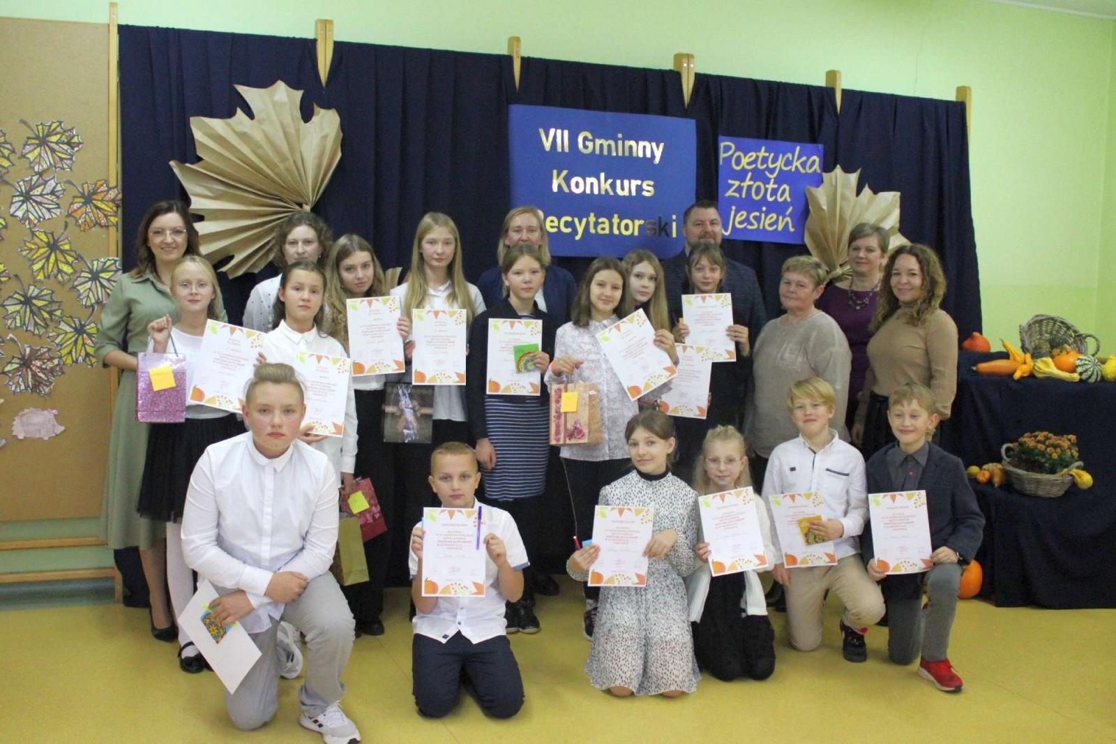 Zdjęcie w galerii na portalu naszraciborz.pl: VII Gminny Konkurs Recytatorski Poetycka złota jesień  wiadomości z regionu