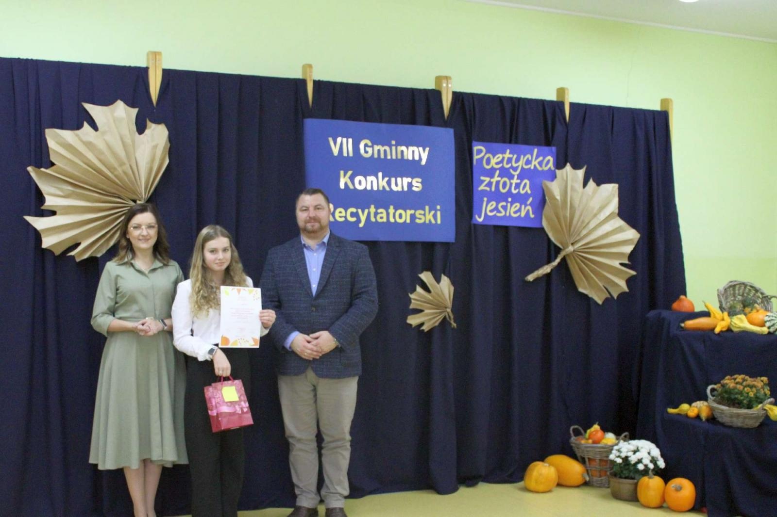 Zdjęcie w galerii na portalu naszraciborz.pl: VII Gminny Konkurs Recytatorski Poetycka złota jesień  wiadomości z regionu