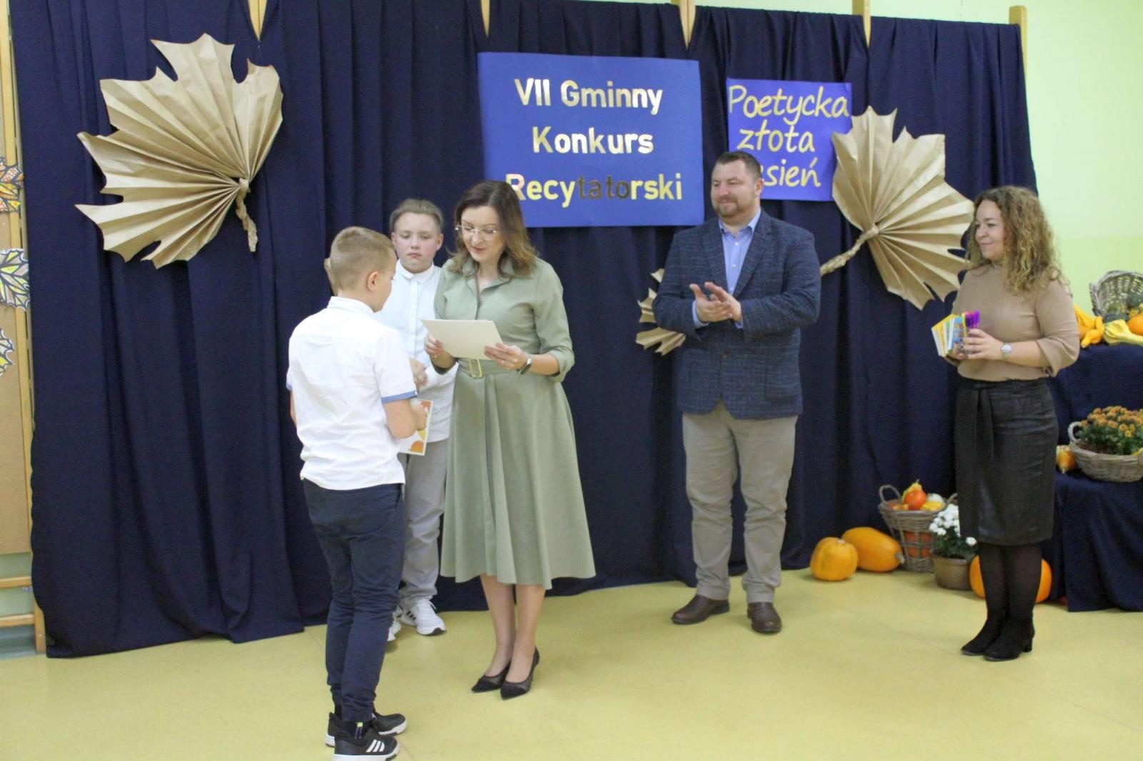 Zdjęcie w galerii na portalu naszraciborz.pl: VII Gminny Konkurs Recytatorski Poetycka złota jesień  wiadomości z regionu