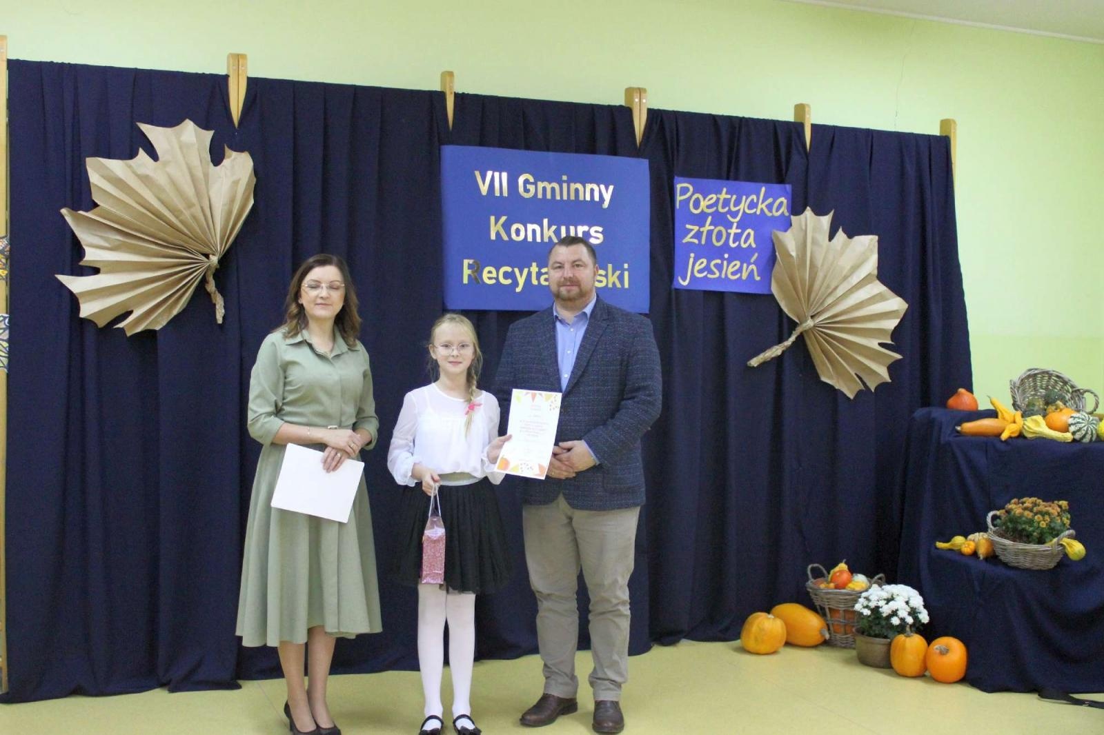 Zdjęcie w galerii na portalu naszraciborz.pl: VII Gminny Konkurs Recytatorski Poetycka złota jesień  wiadomości z regionu