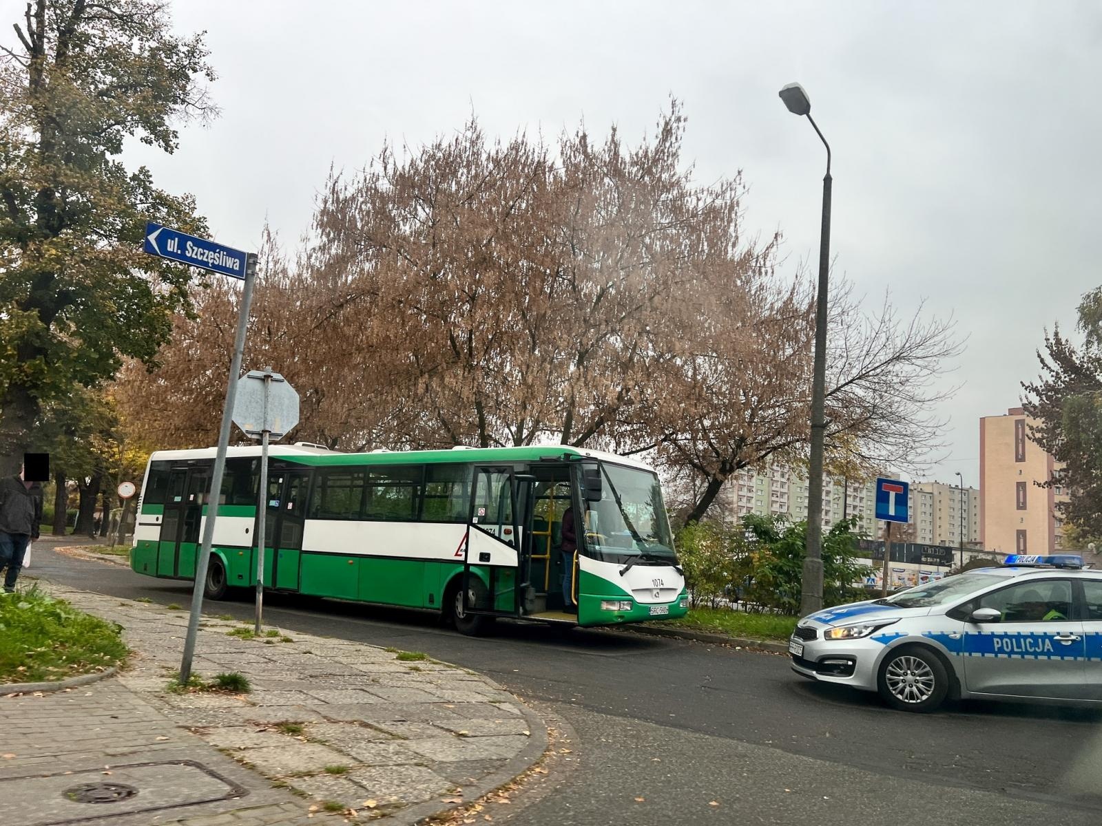 Zdjęcie w galerii na portalu naszraciborz.pl: Kolizja na Ocickiej z udziałem autobusu PK wiadomości z regionu