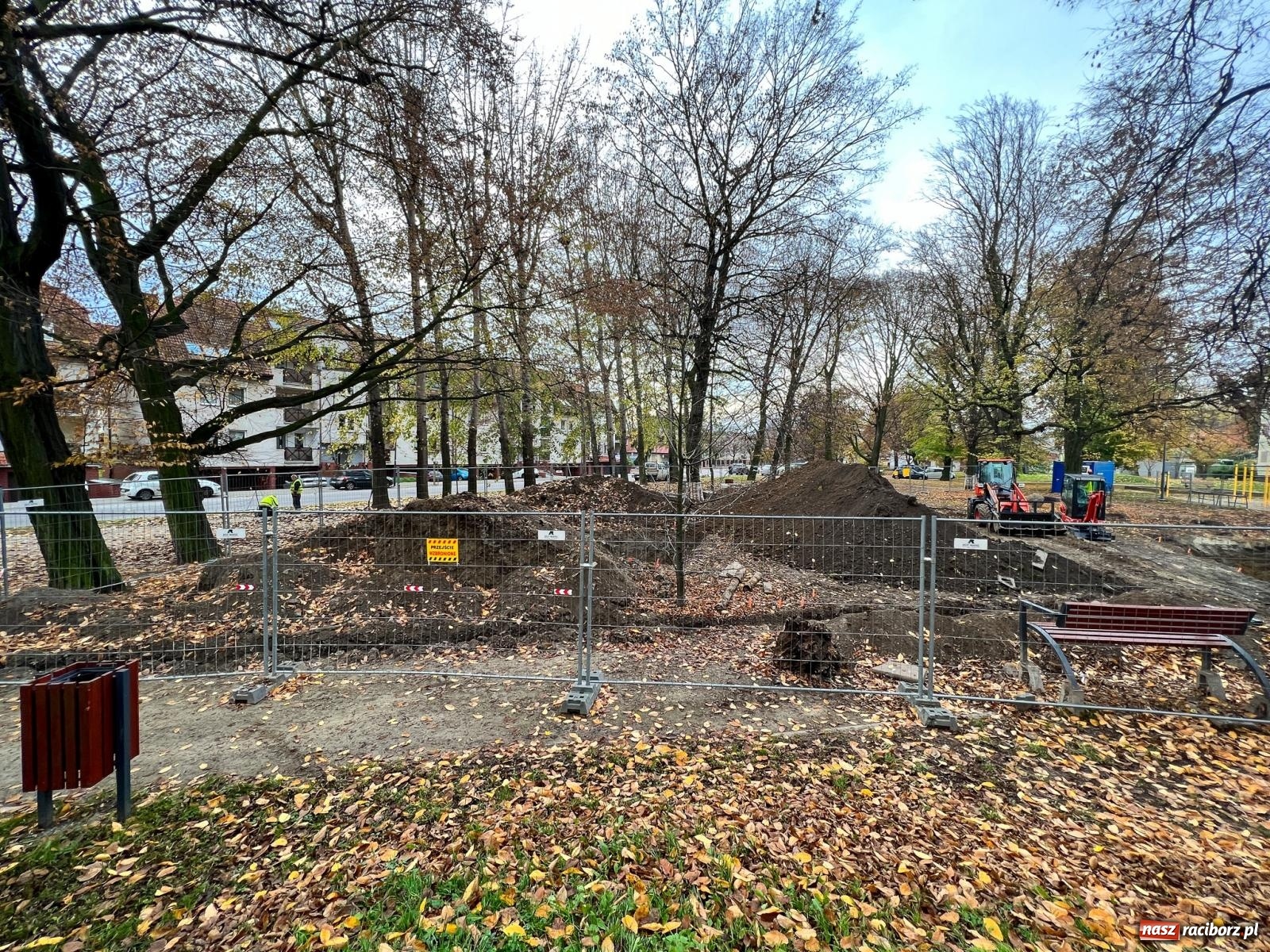 Zdjęcie w galerii na portalu naszraciborz.pl: Trwa budowa tężni solankowej przy Warszawskiej-Żeromskiego wiadomości z regionu