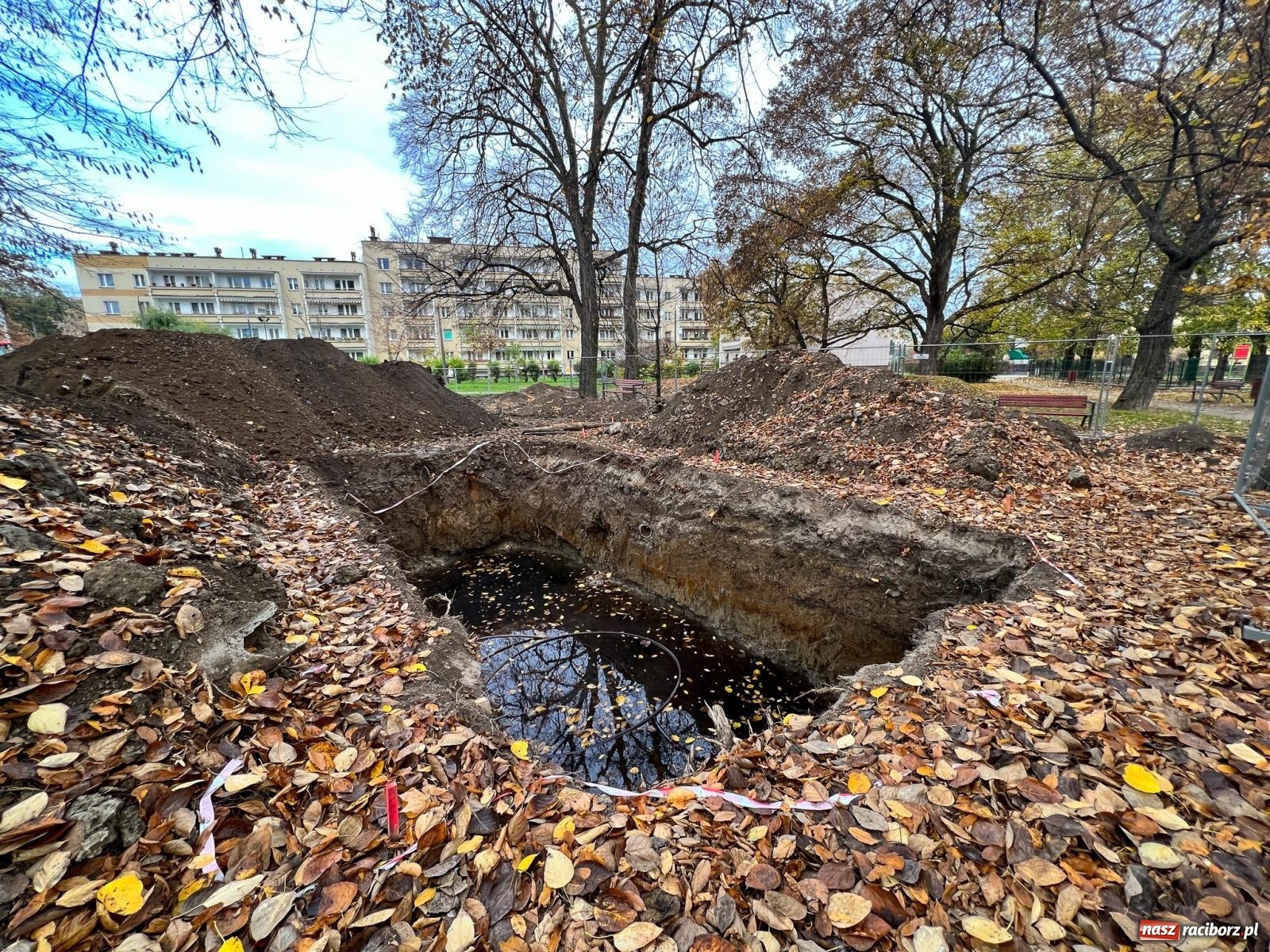 Zdjęcie w galerii na portalu naszraciborz.pl: Trwa budowa tężni solankowej przy Warszawskiej-Żeromskiego wiadomości z regionu