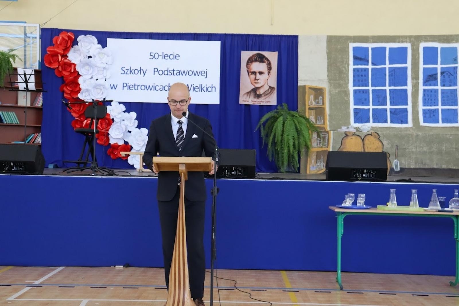 Zdjęcie w galerii na portalu naszraciborz.pl: Pół wieku jak jeden dzień. Urodziny szkoły w Pietrowicach Wielkich wiadomości z regionu